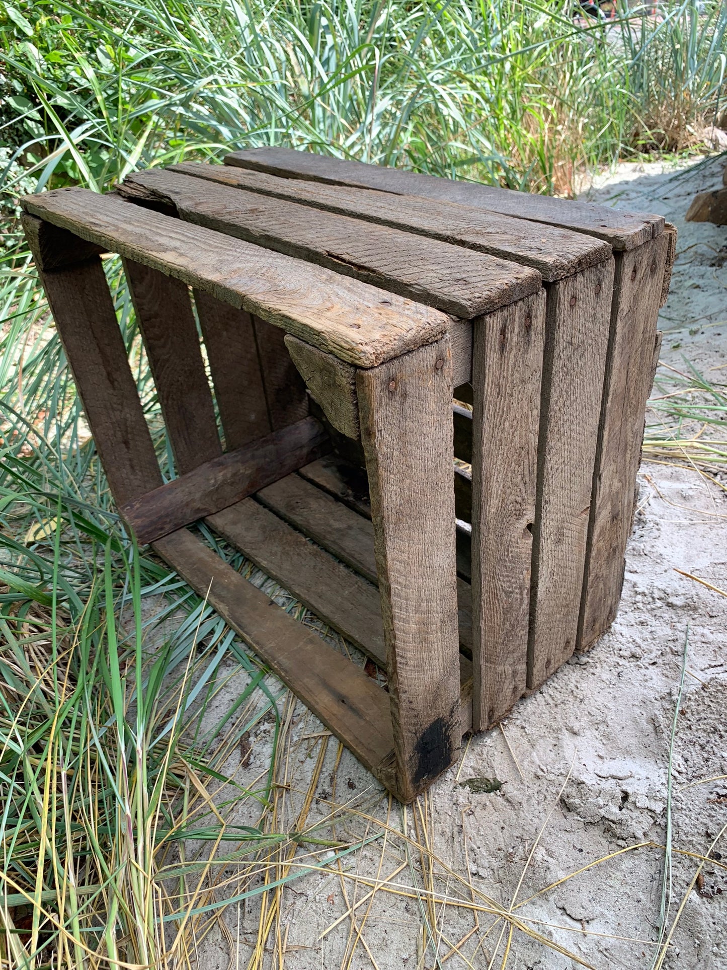 Gammel frugtkasse med patina