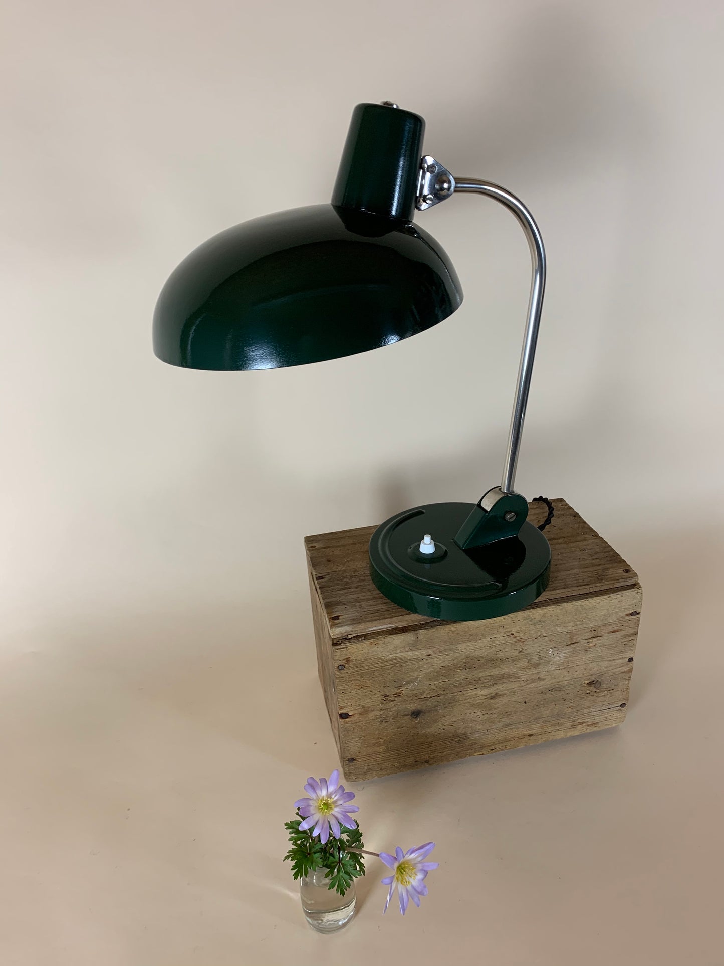 Bordlampe designet af Christian Dell for Koranda