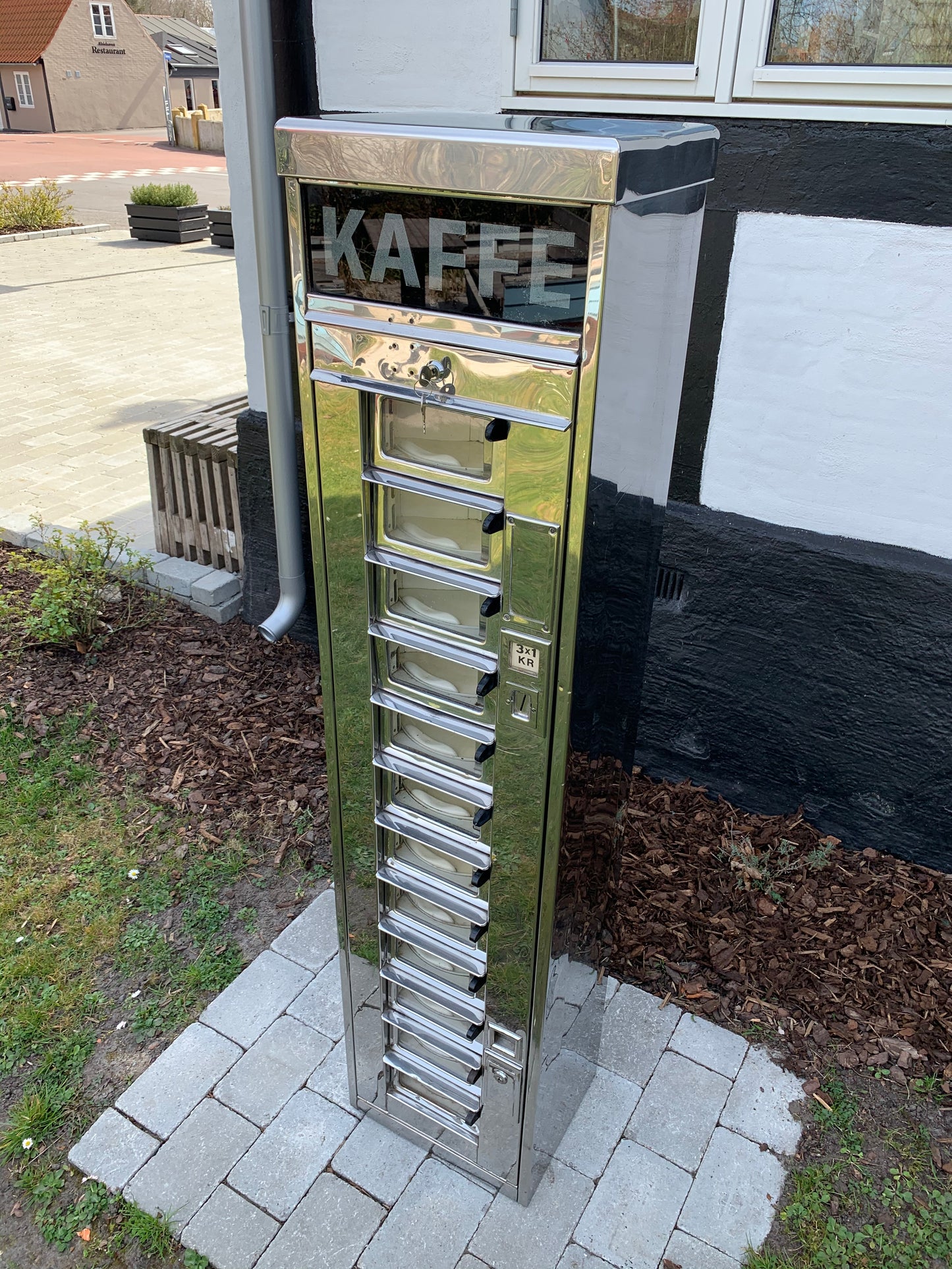 Fin og sjældent eksemplar af Wittenborg automat med lys.