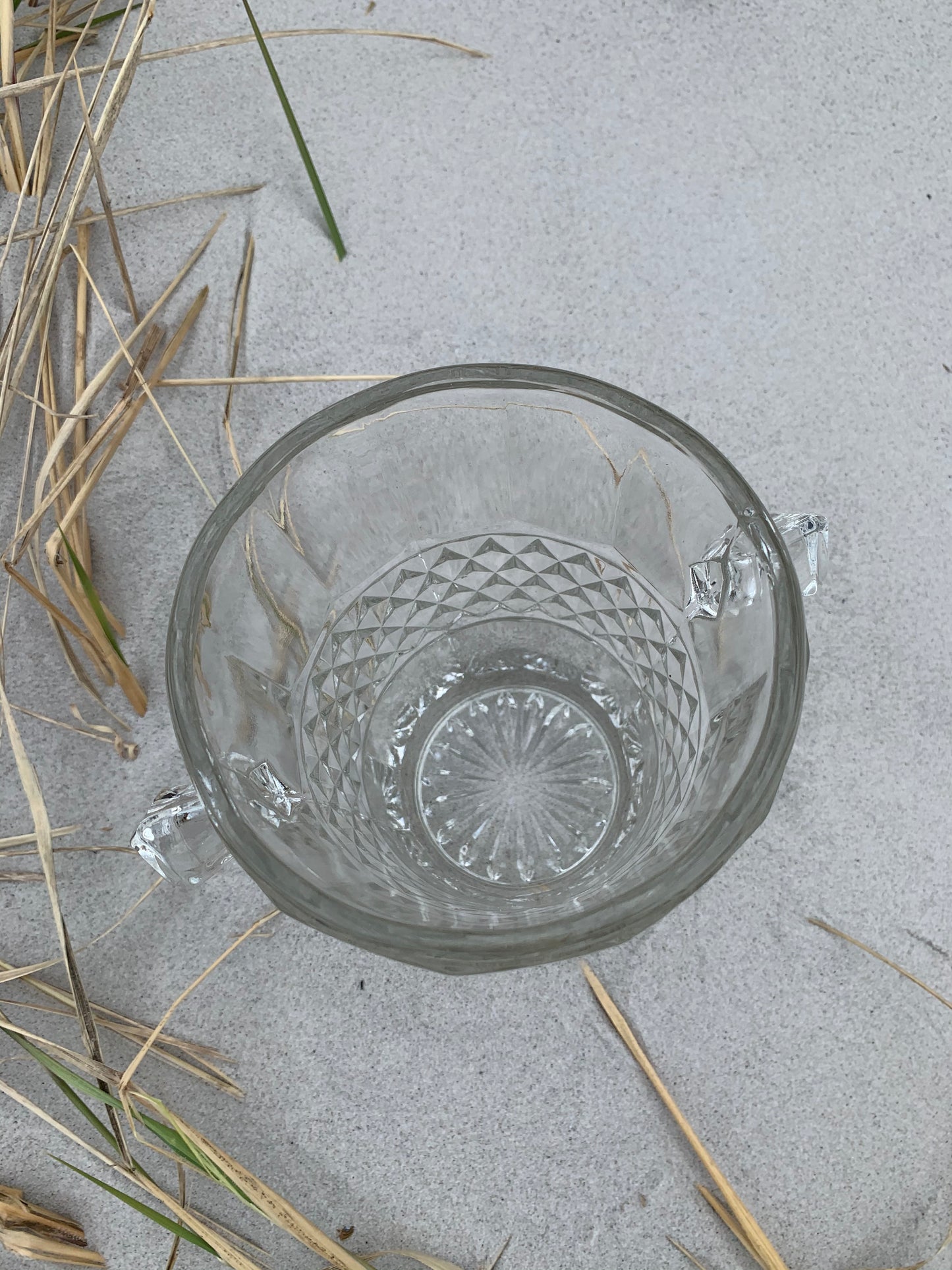 Isspand i glas med mønster