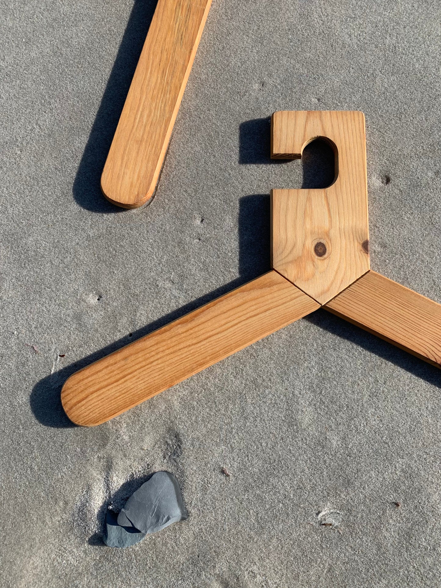 5 stk. dekorative træbøjler