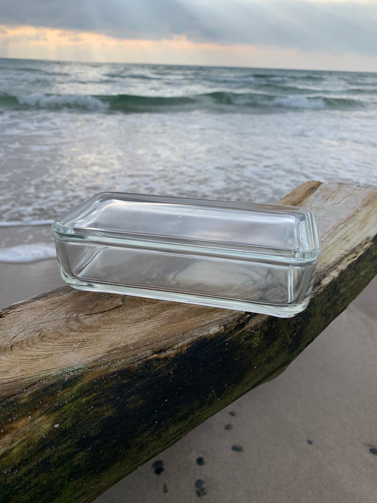 Glas med låg