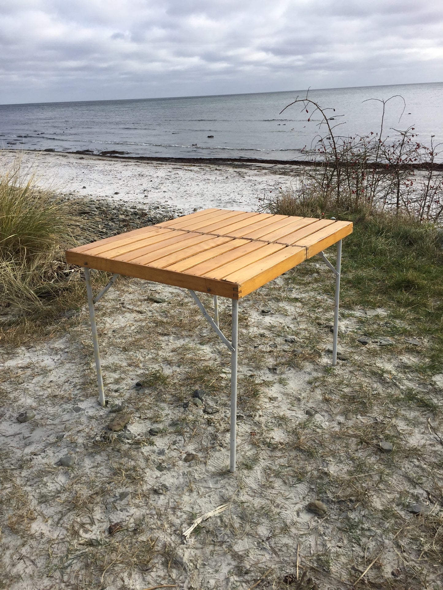 Fint klapbord i træ og metal