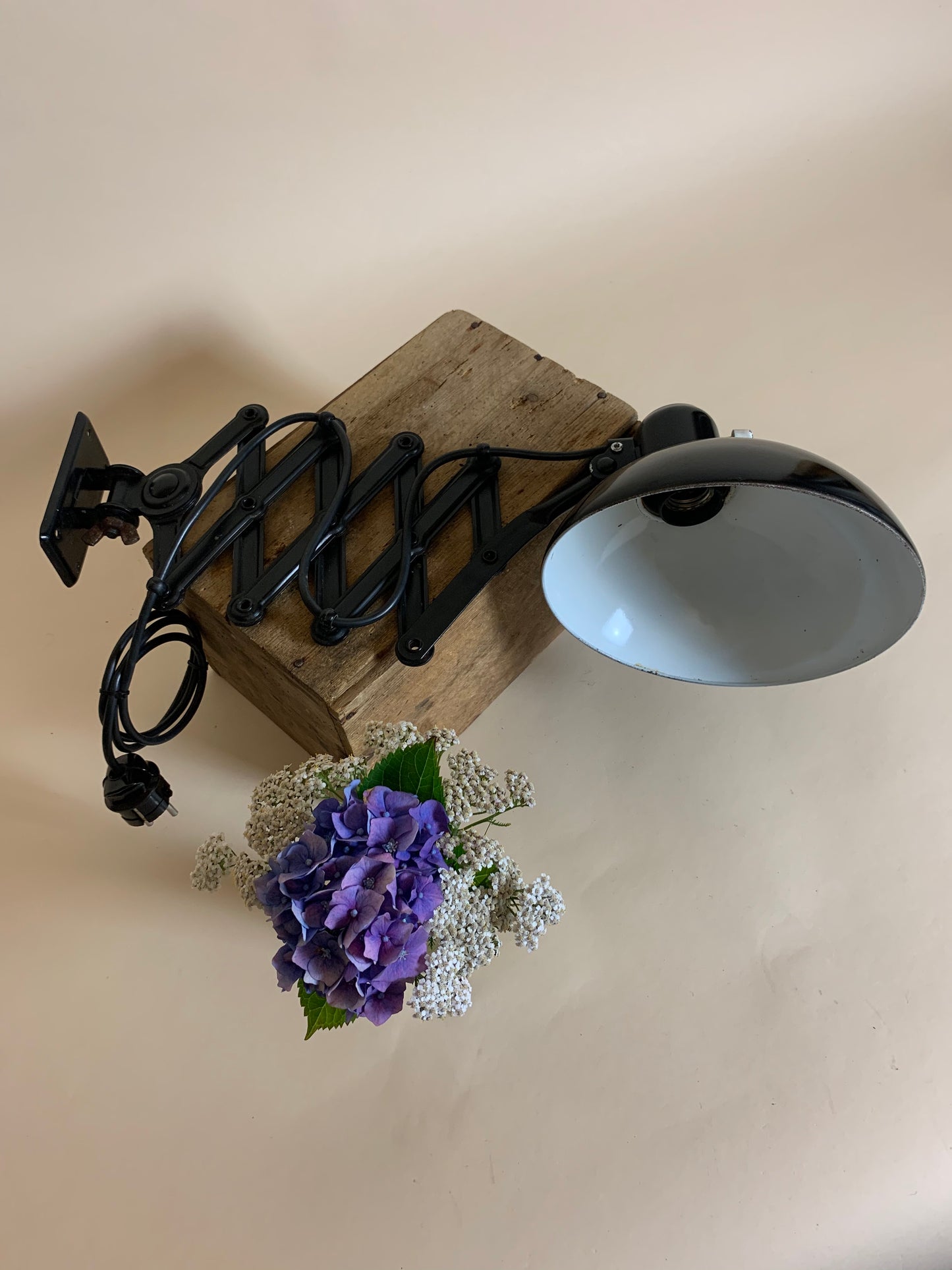 Kaiser Idell 6718 - vintagemodel med stor skærm