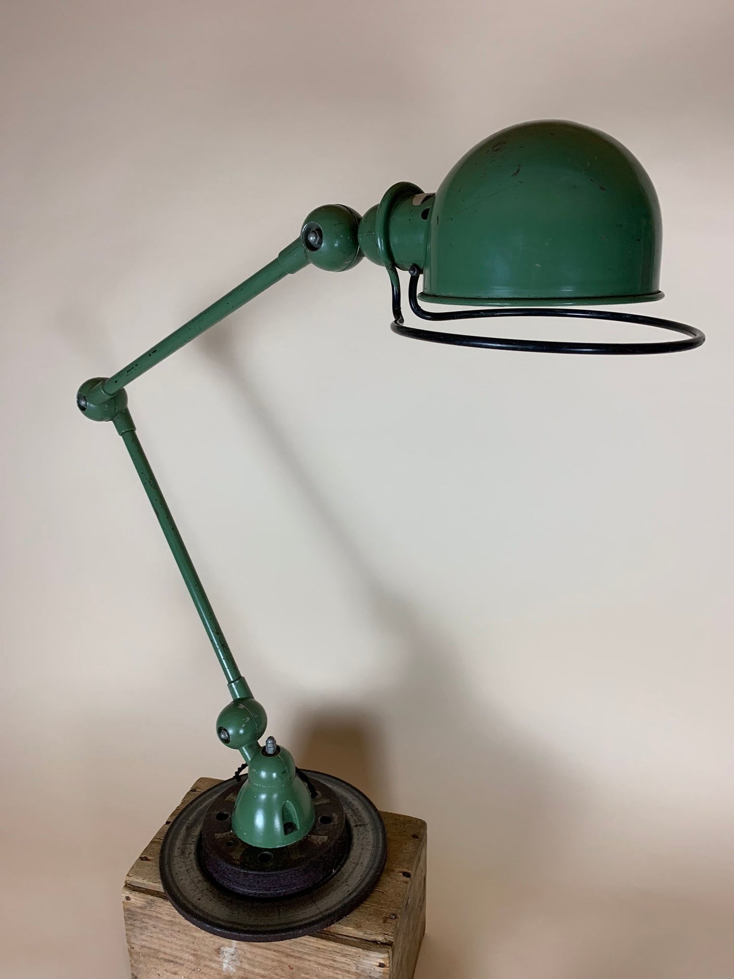 Jieldé lampe i grøn til væg eller bord