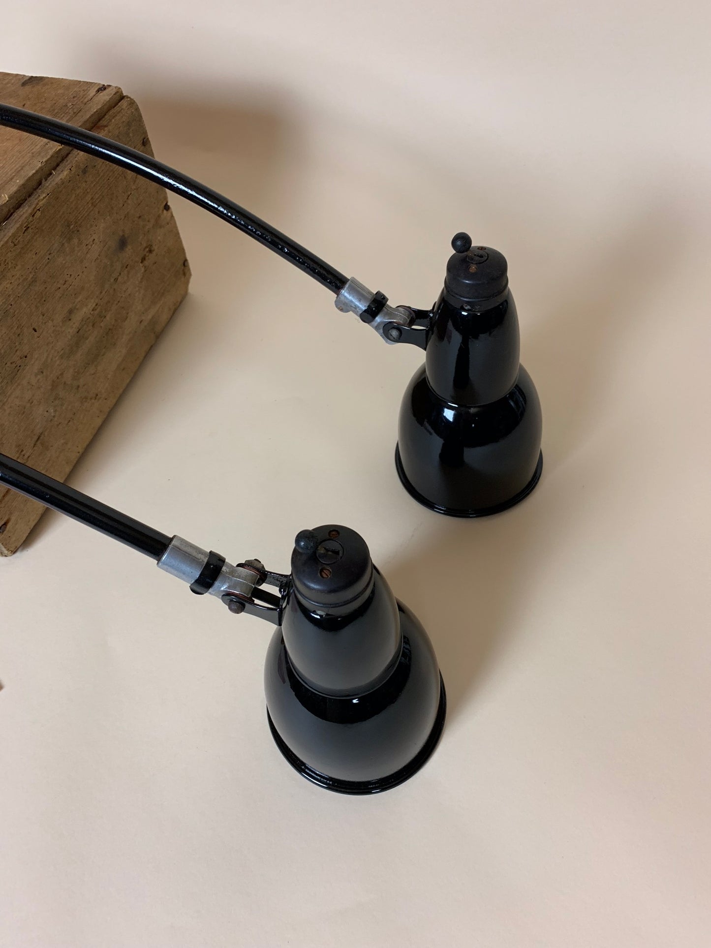 Sort lampe - sælges enkeltvis (prisen er pr. stk.)