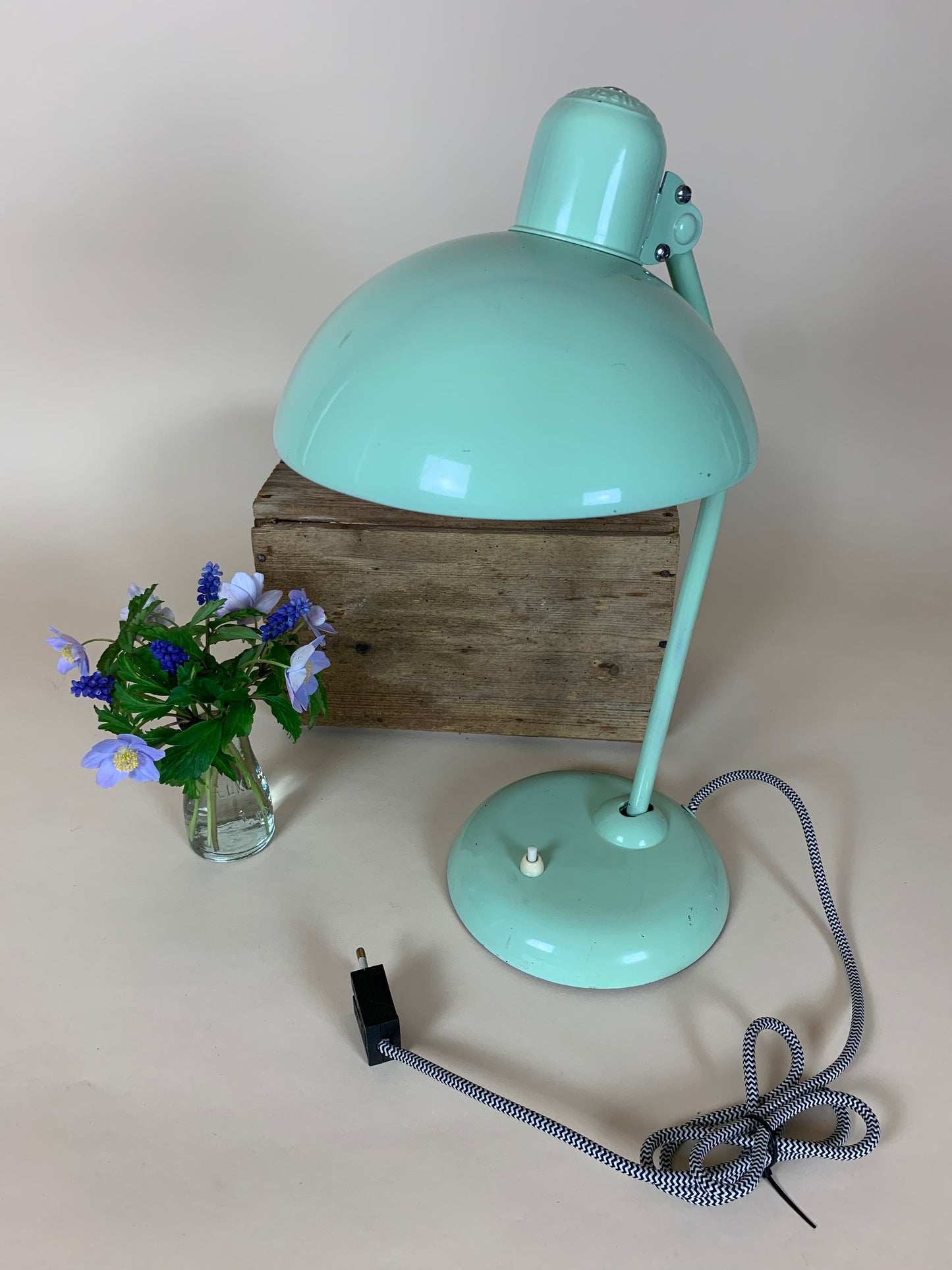 Kaiser Idell 6556 bordlampe - lysgrøn