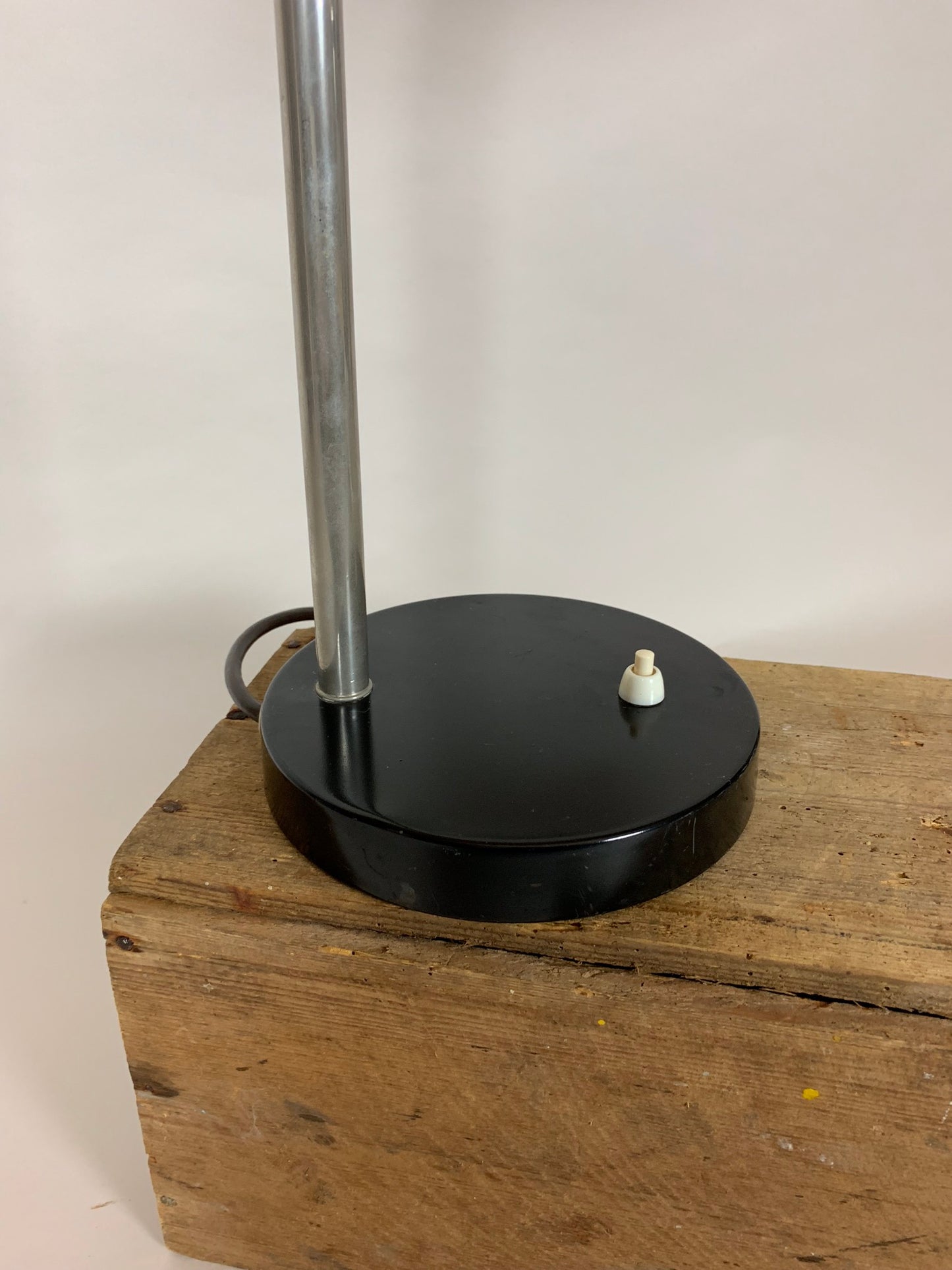 Skøn Christian Dell med flexarm og patina