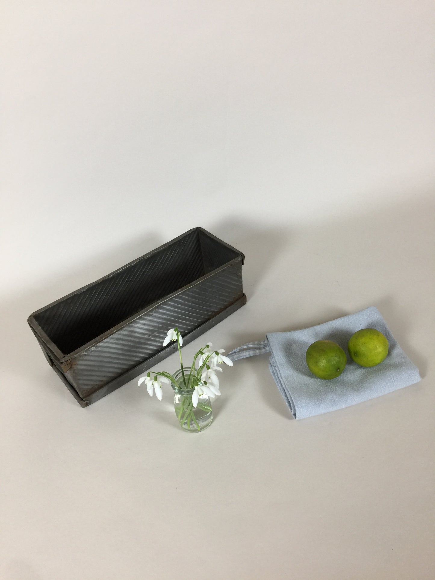 Rå og dekorativ “bageform”