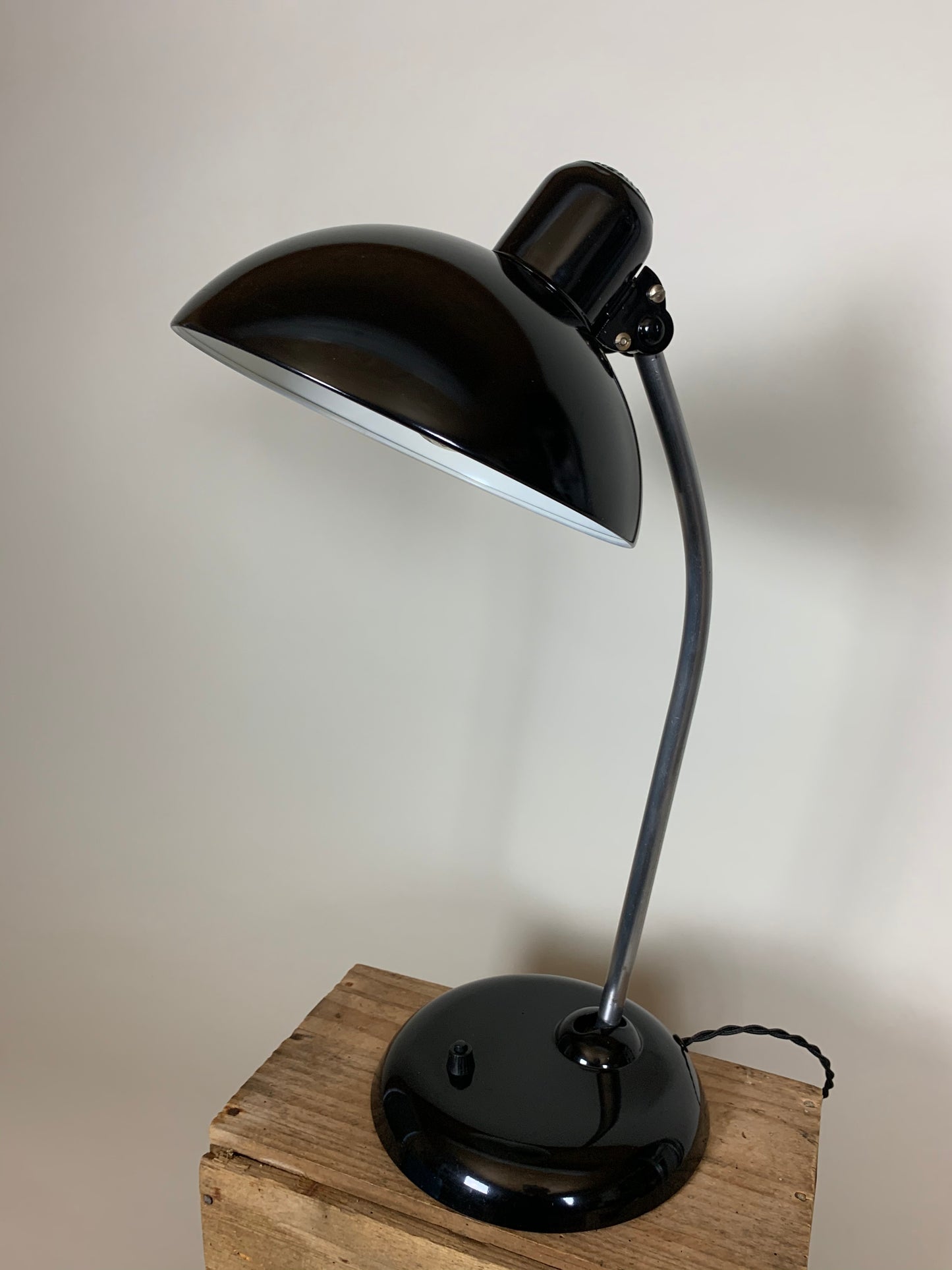 Kaiser Idell 6556 - Sort