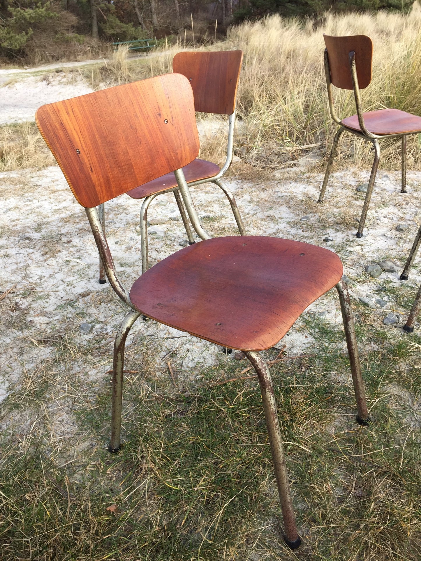 Lækker og rå skolestol (prisen er pr. stk)
