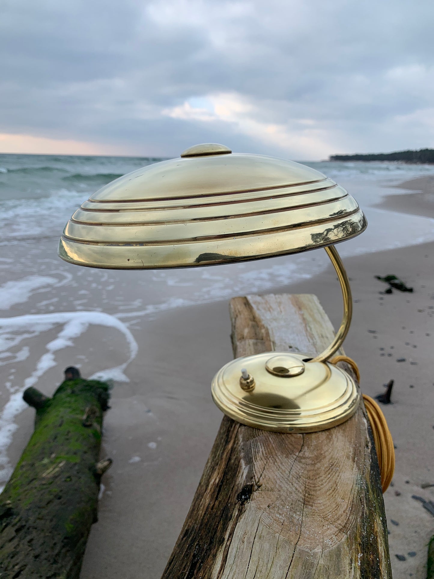 Helo messinglampe