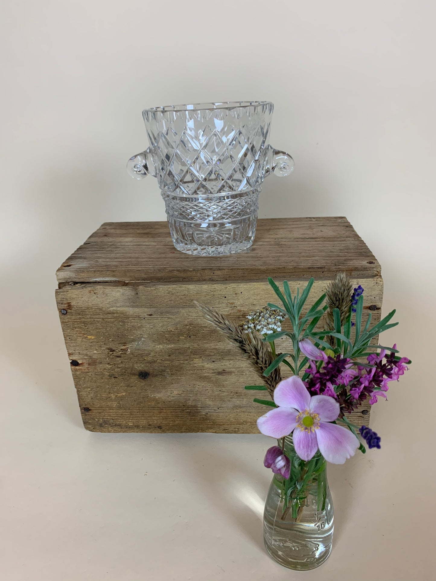 Isspand i glas med ører