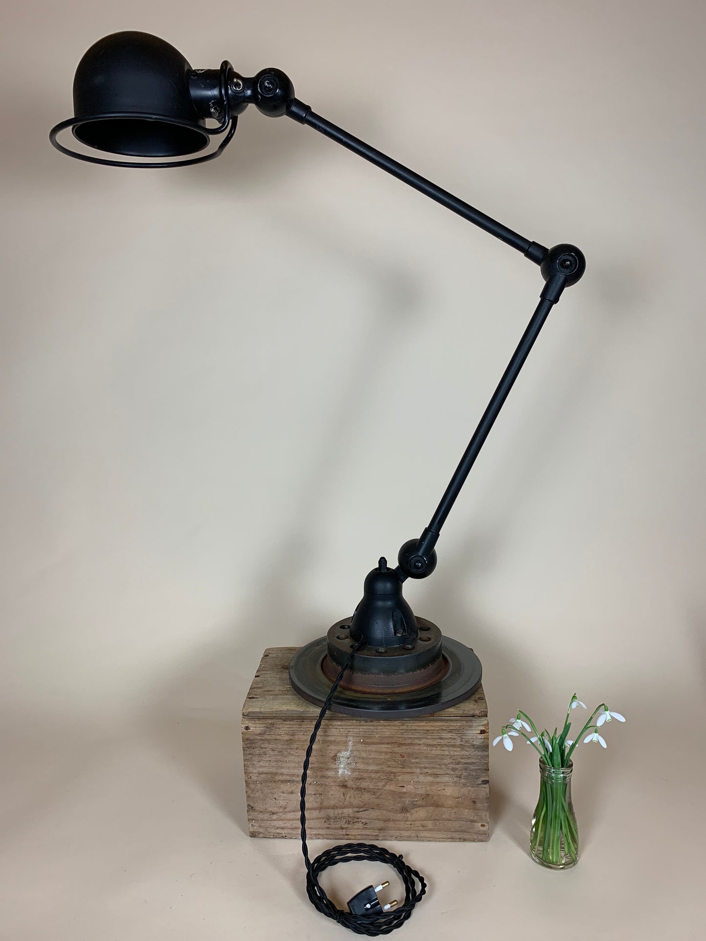 Sort Jieldé væg eller bordlampe med tænd/sluk kontakt