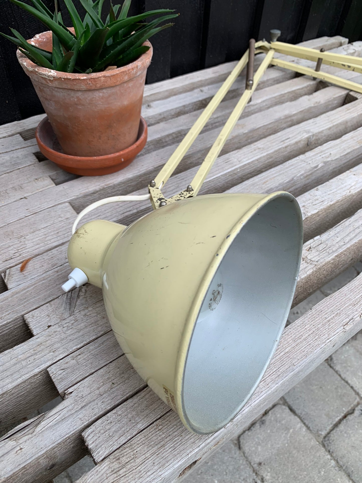 Smuk gammel Luxo lampe med sjove detaljer