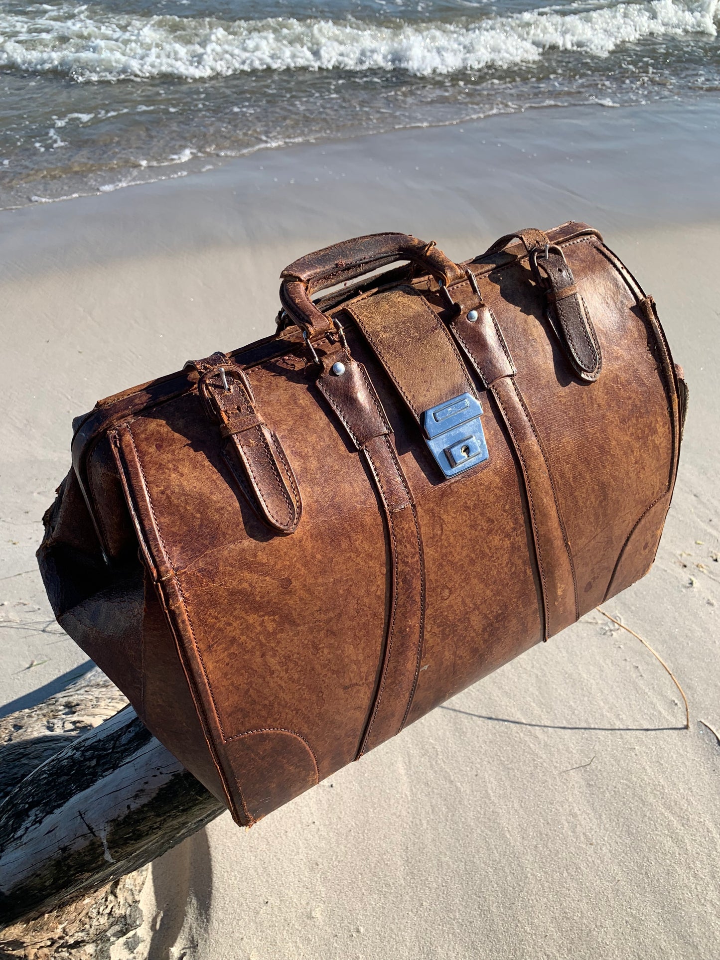 Gammel taske med patina