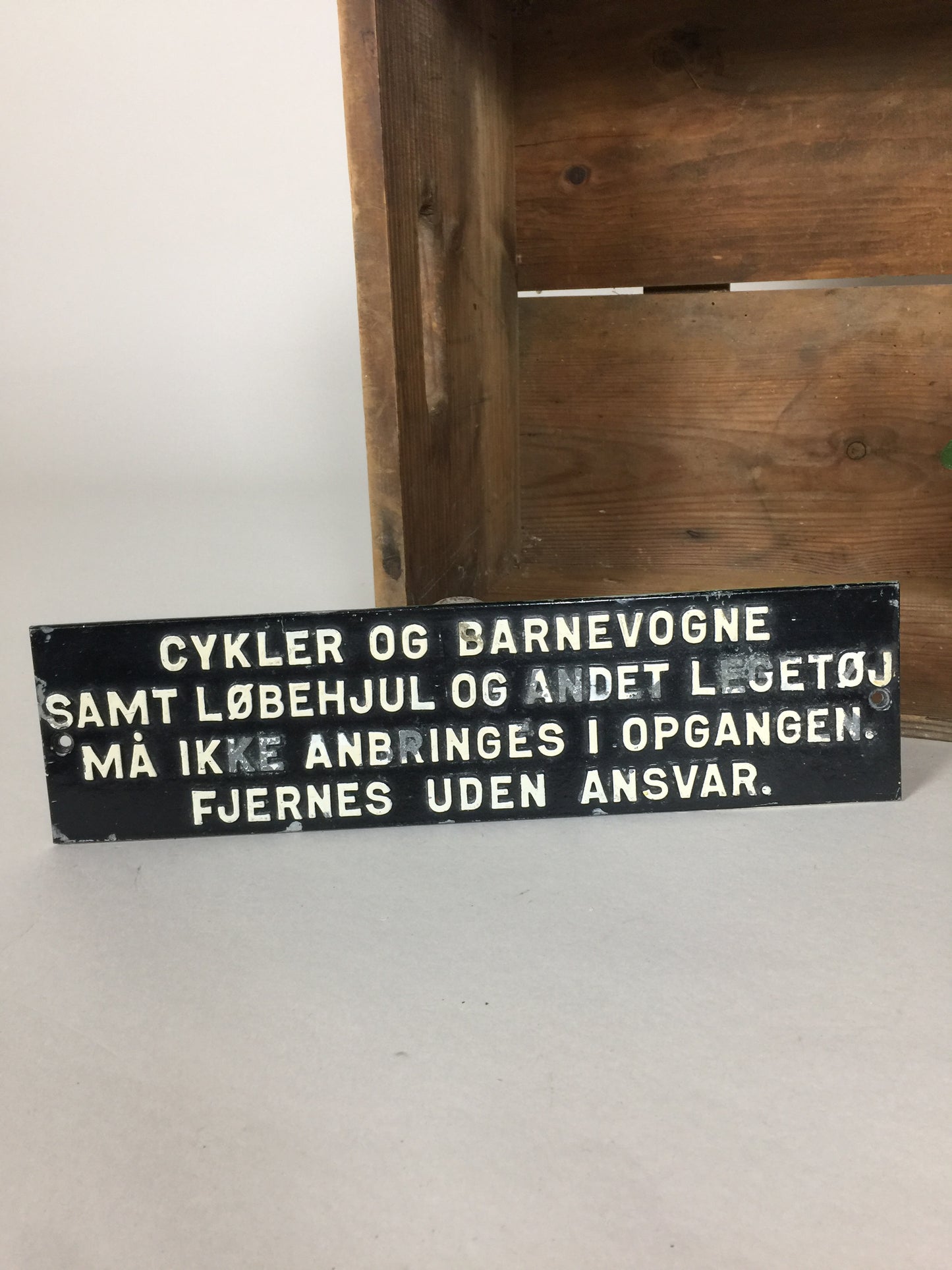 Skilt med tekst