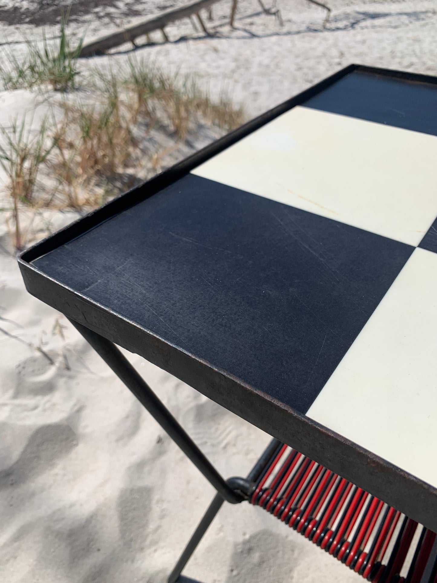 Bord med linoleums bordplade