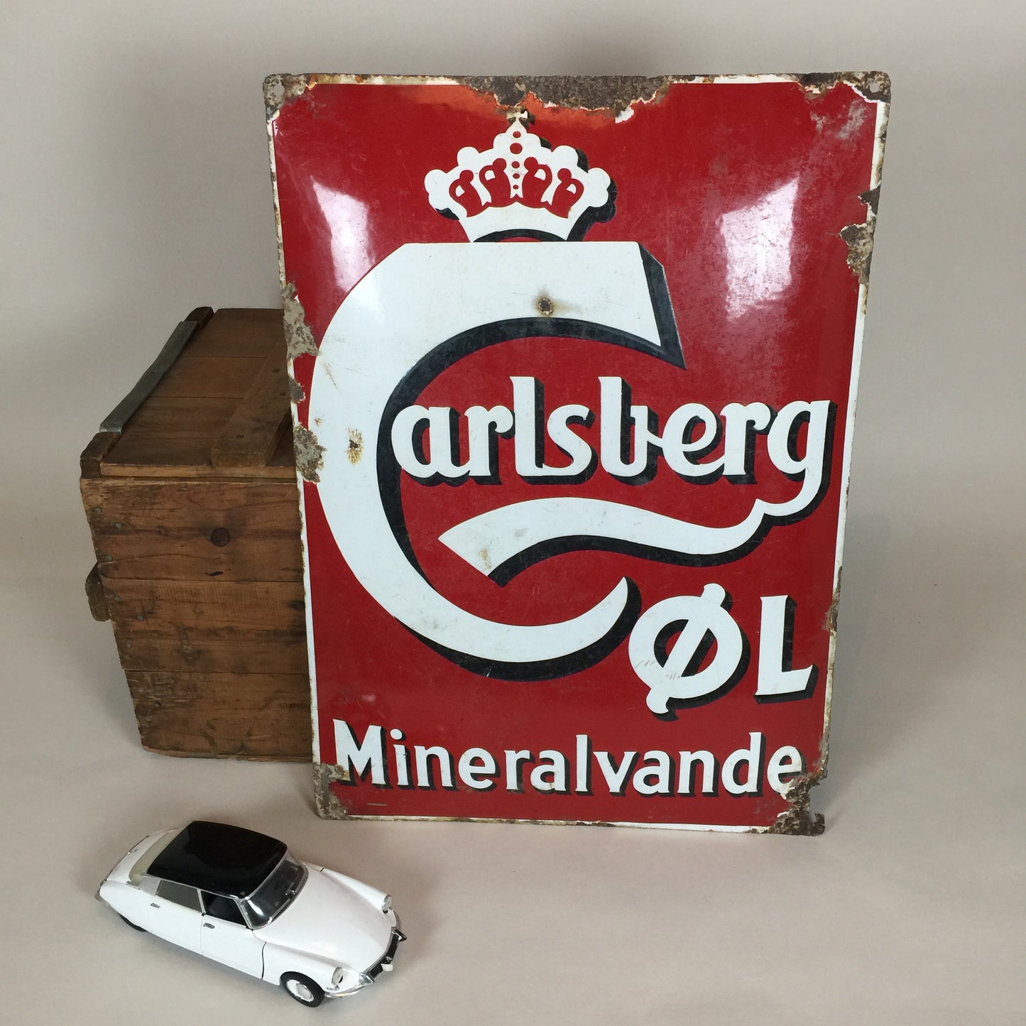 Gammelt og smukt patineret Carlsberg skilt