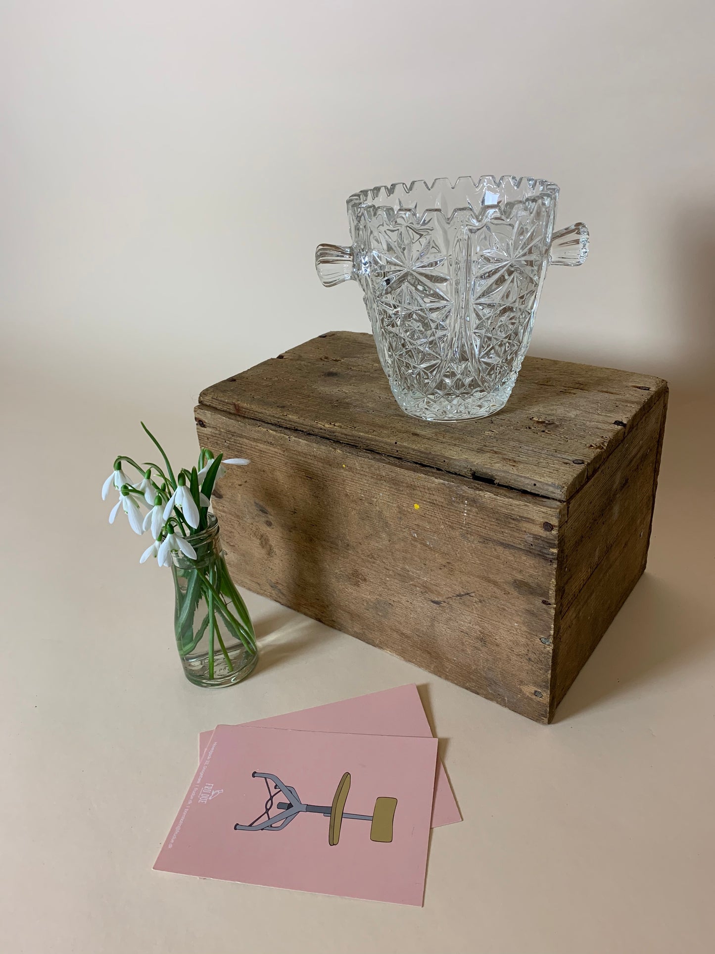 Isspand i glas med “ører”