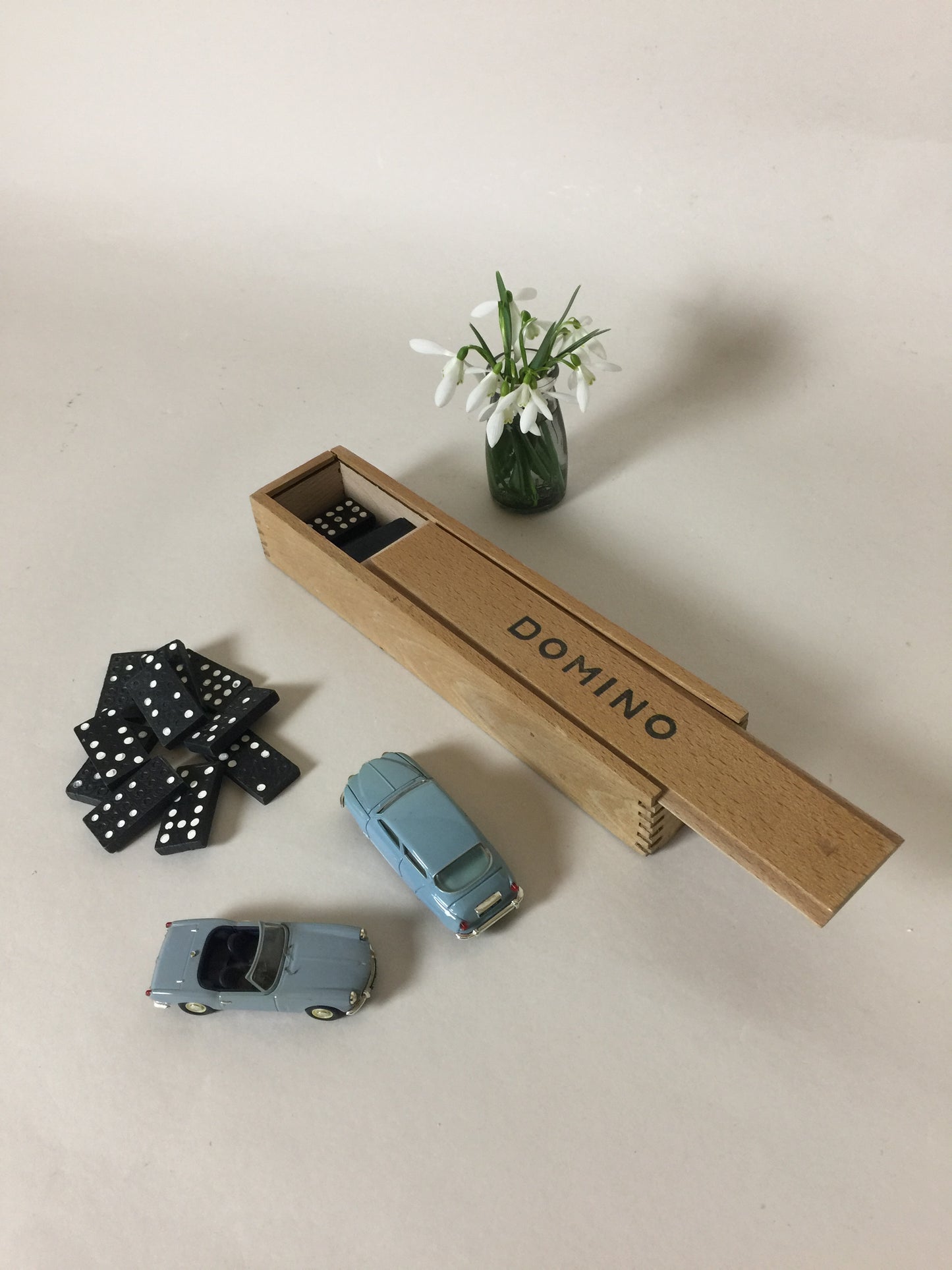Domino spil i trækasse