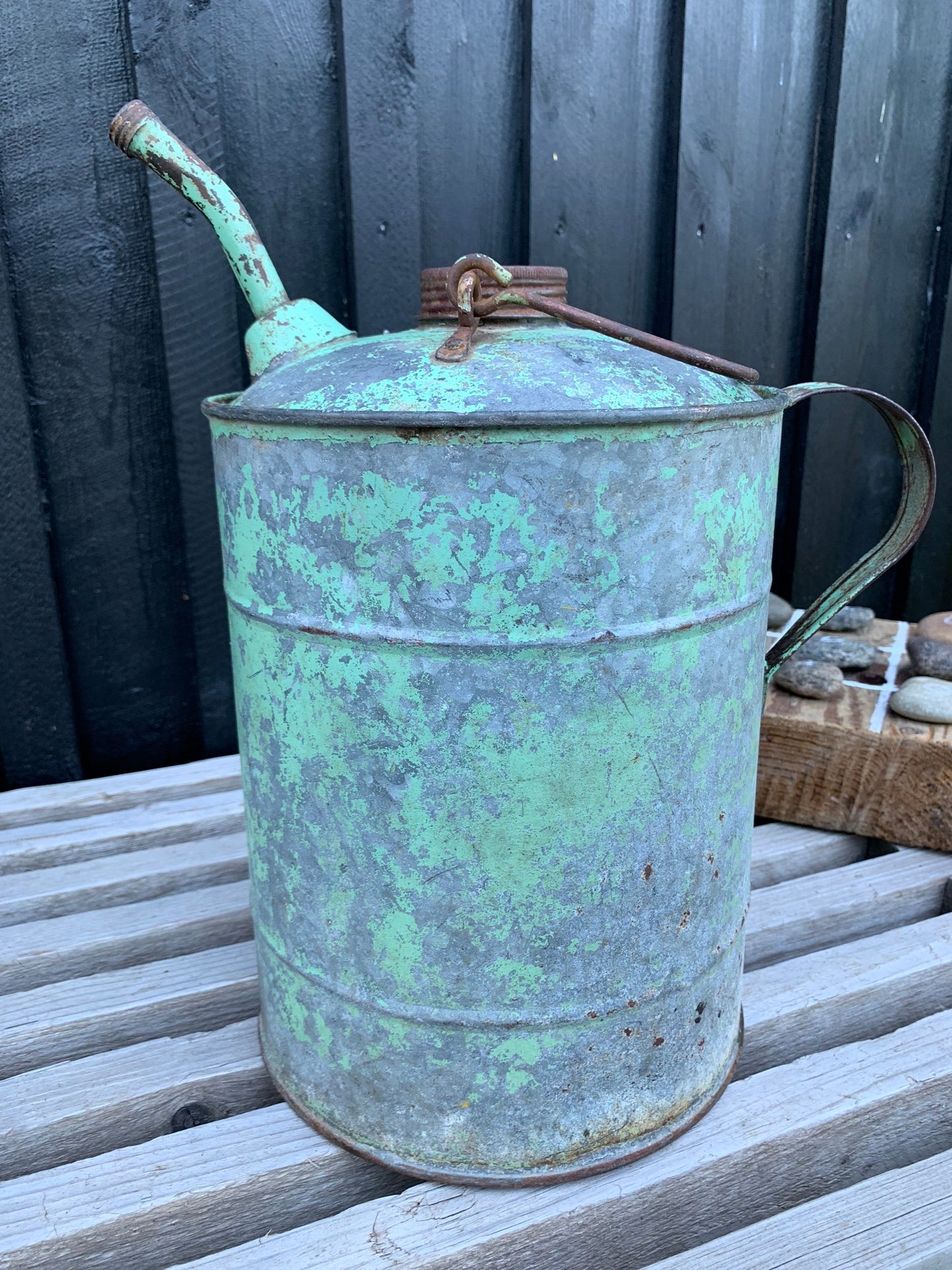 Oliekande med lækker patina