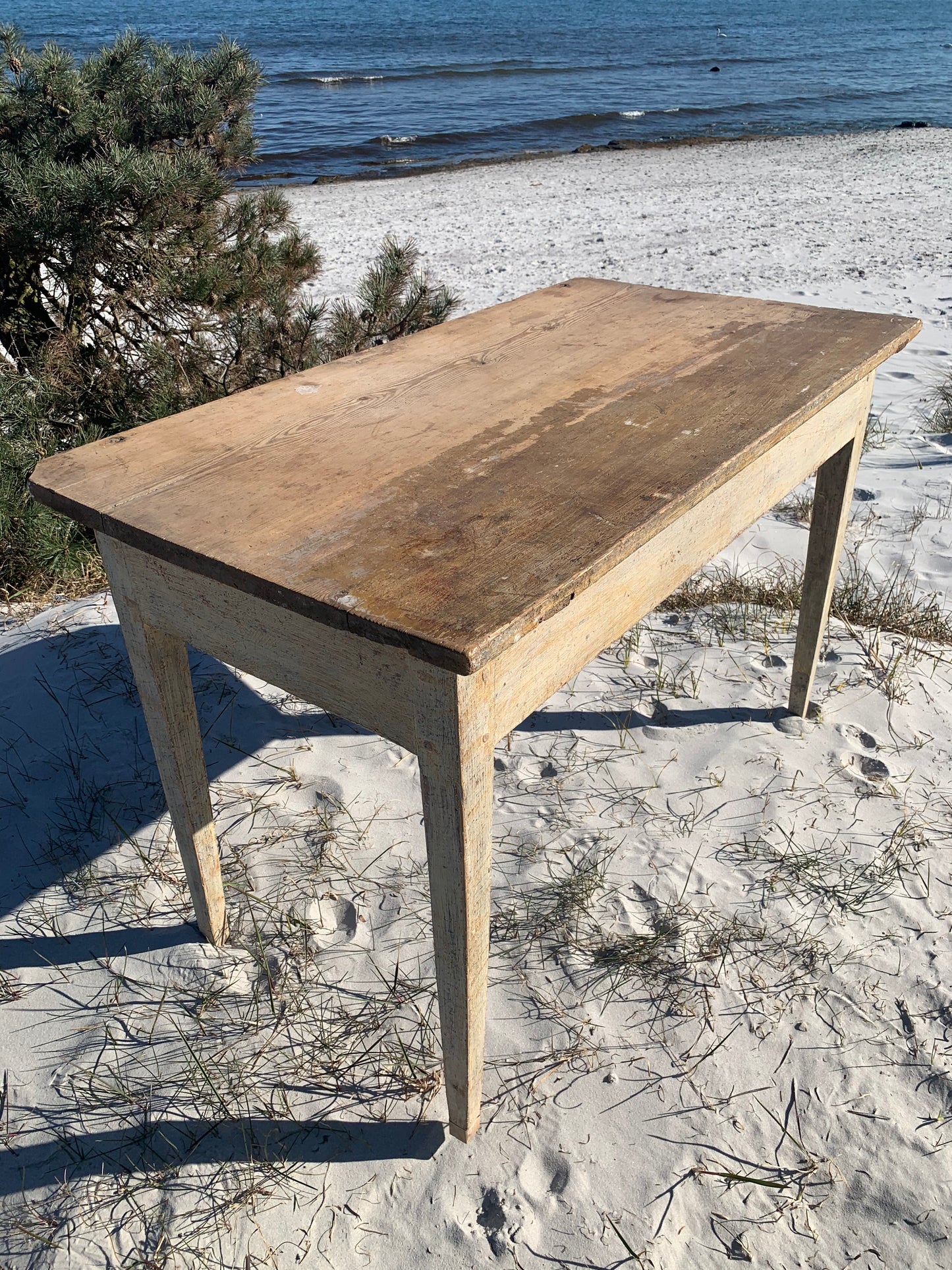 Meget smukt bord fra 1874