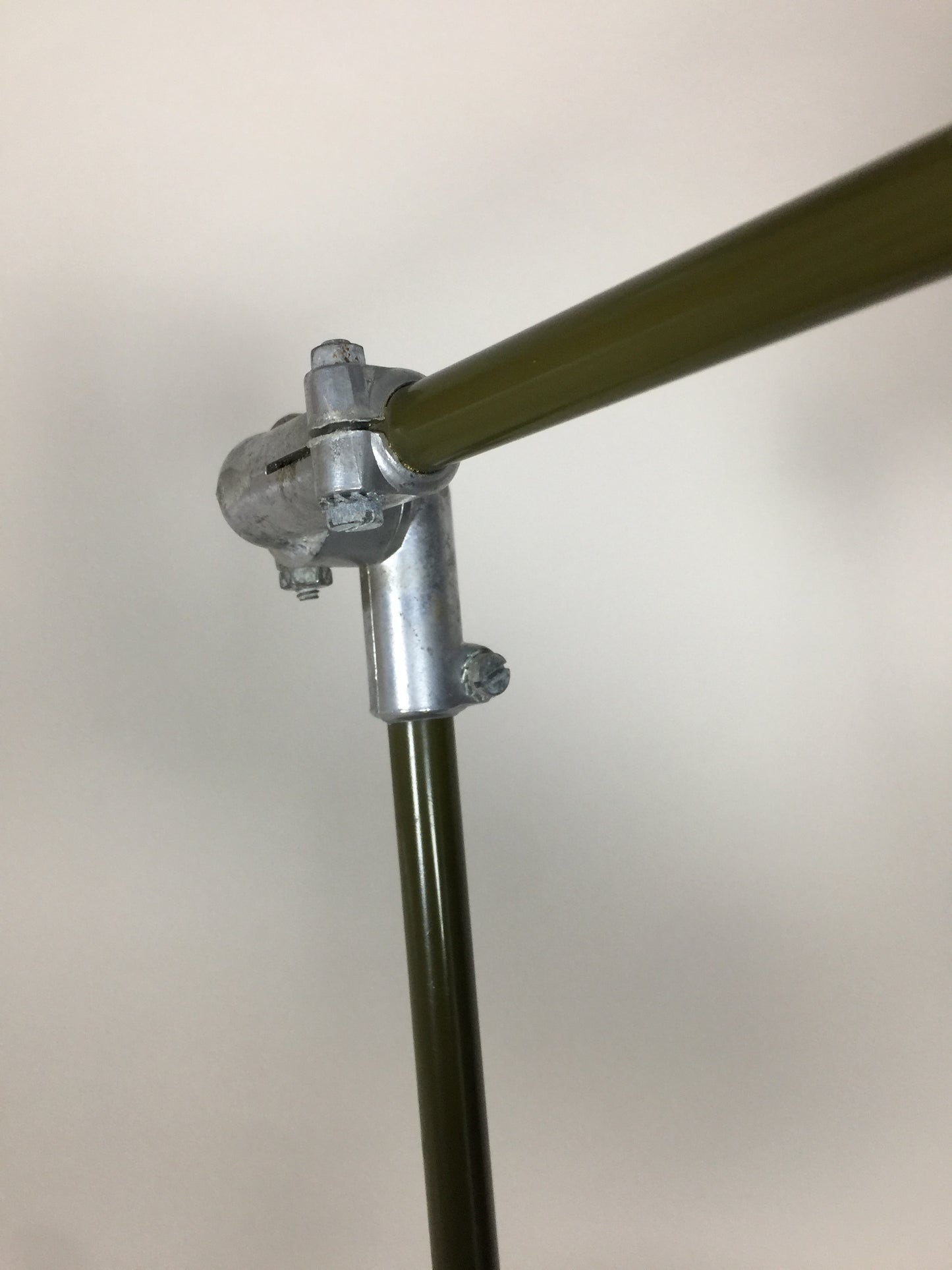 Industriel Rijo arkitektlampe i armygrøn
