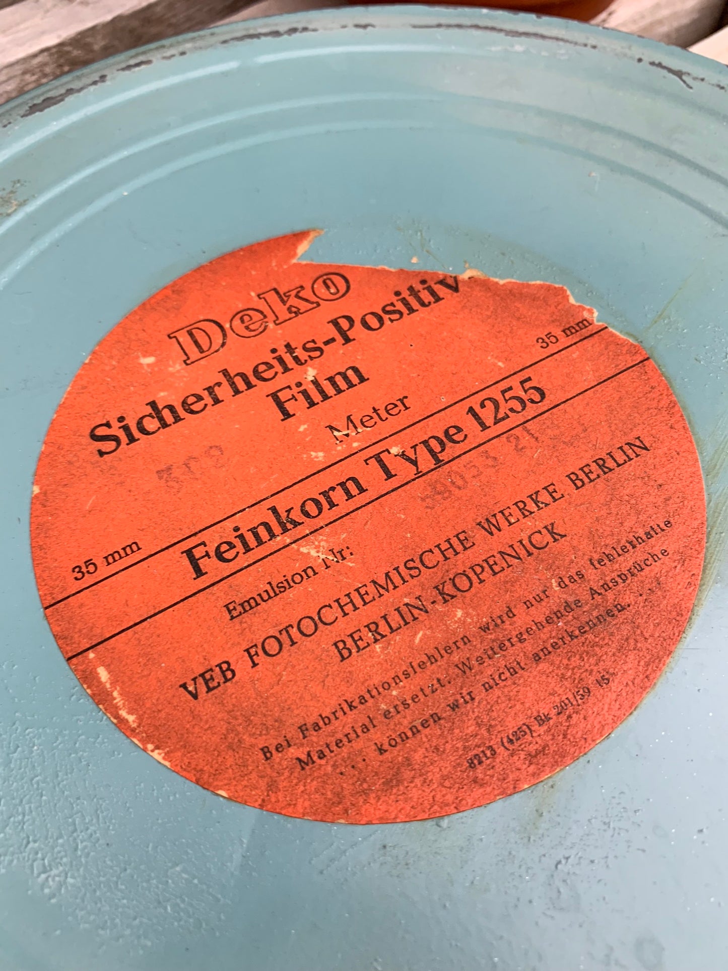 Metalæske til filmrulle