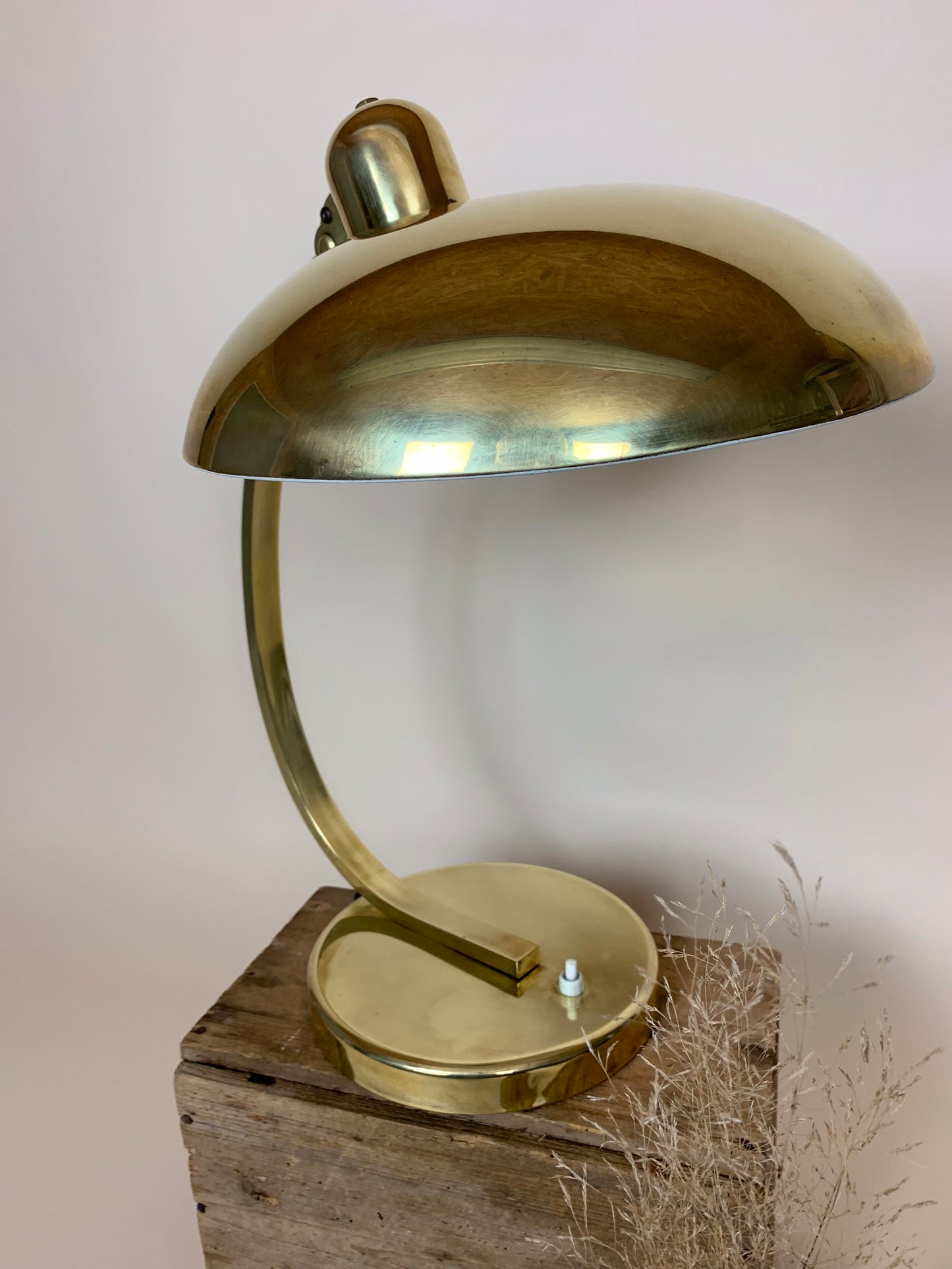 Smuk Christian Dell bordlampe i messing model 6750