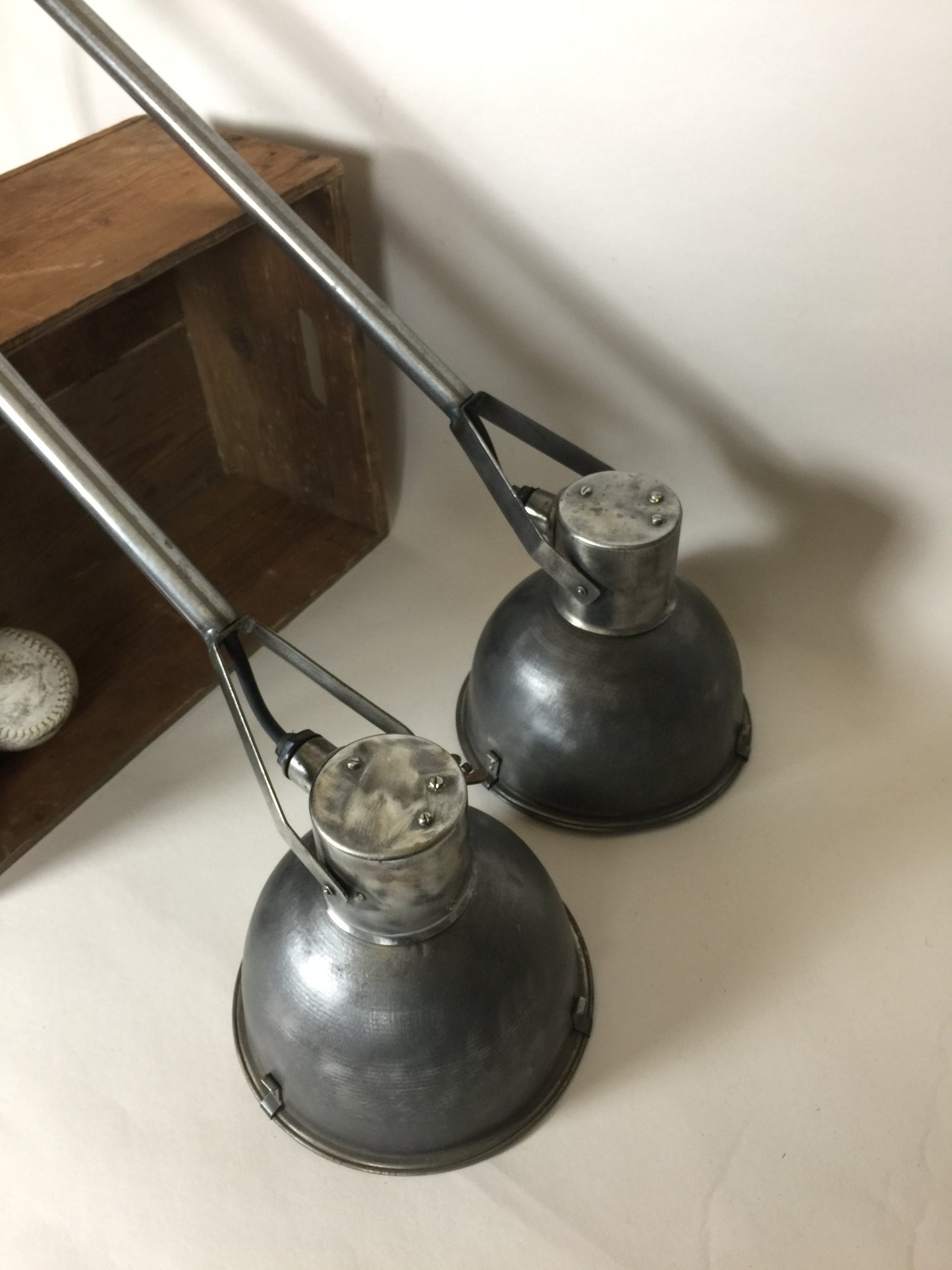 Skøn lampe med lækker patina (prisen er pr. stk.)