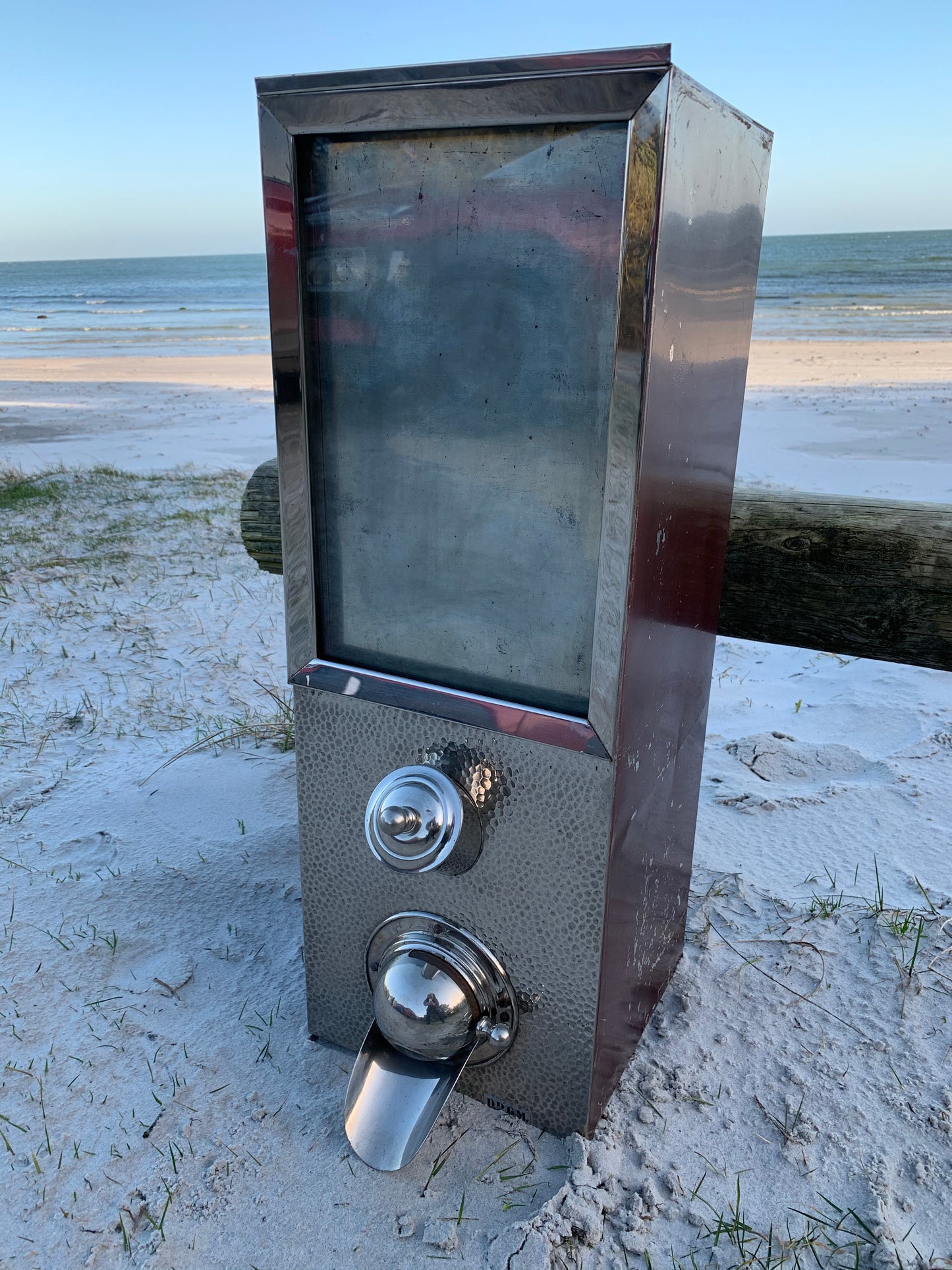 Sjov gammel kaffedispenser til kaffeelskeren