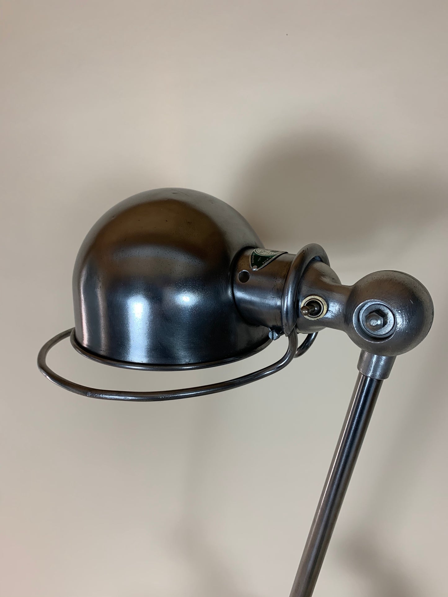 Jieldé lampe med en arm og flot fod