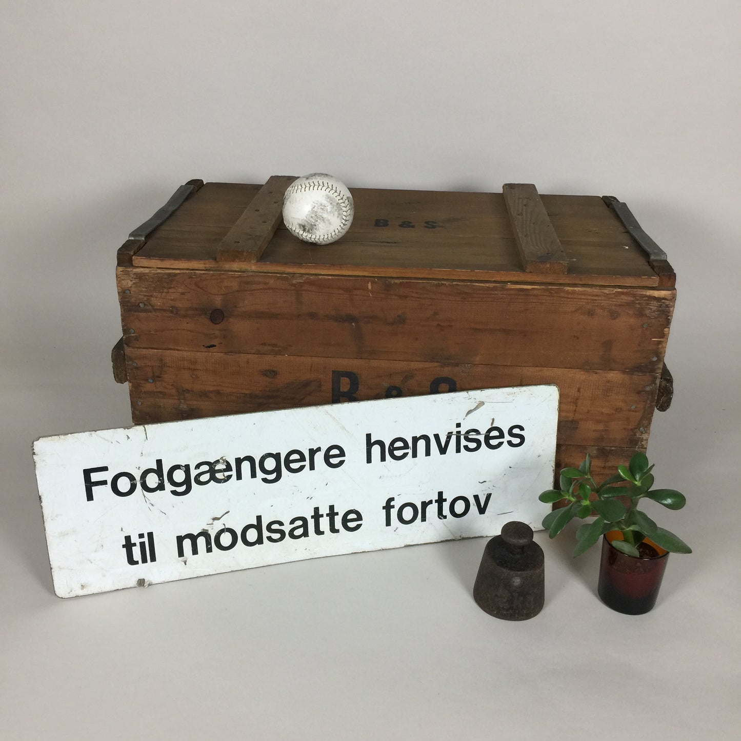 Skilt med venlig oplysning