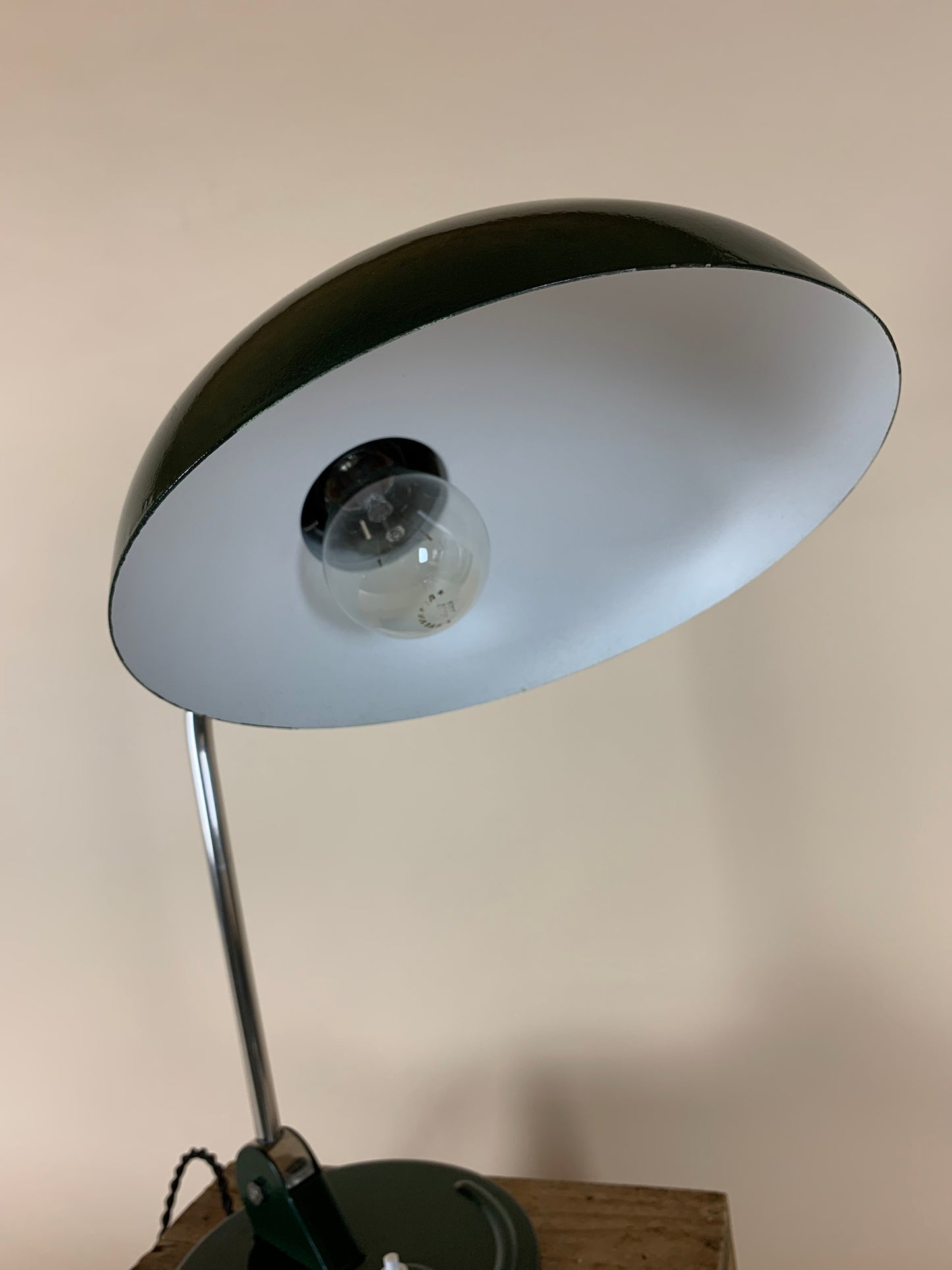 Bordlampe designet af Christian Dell for Koranda