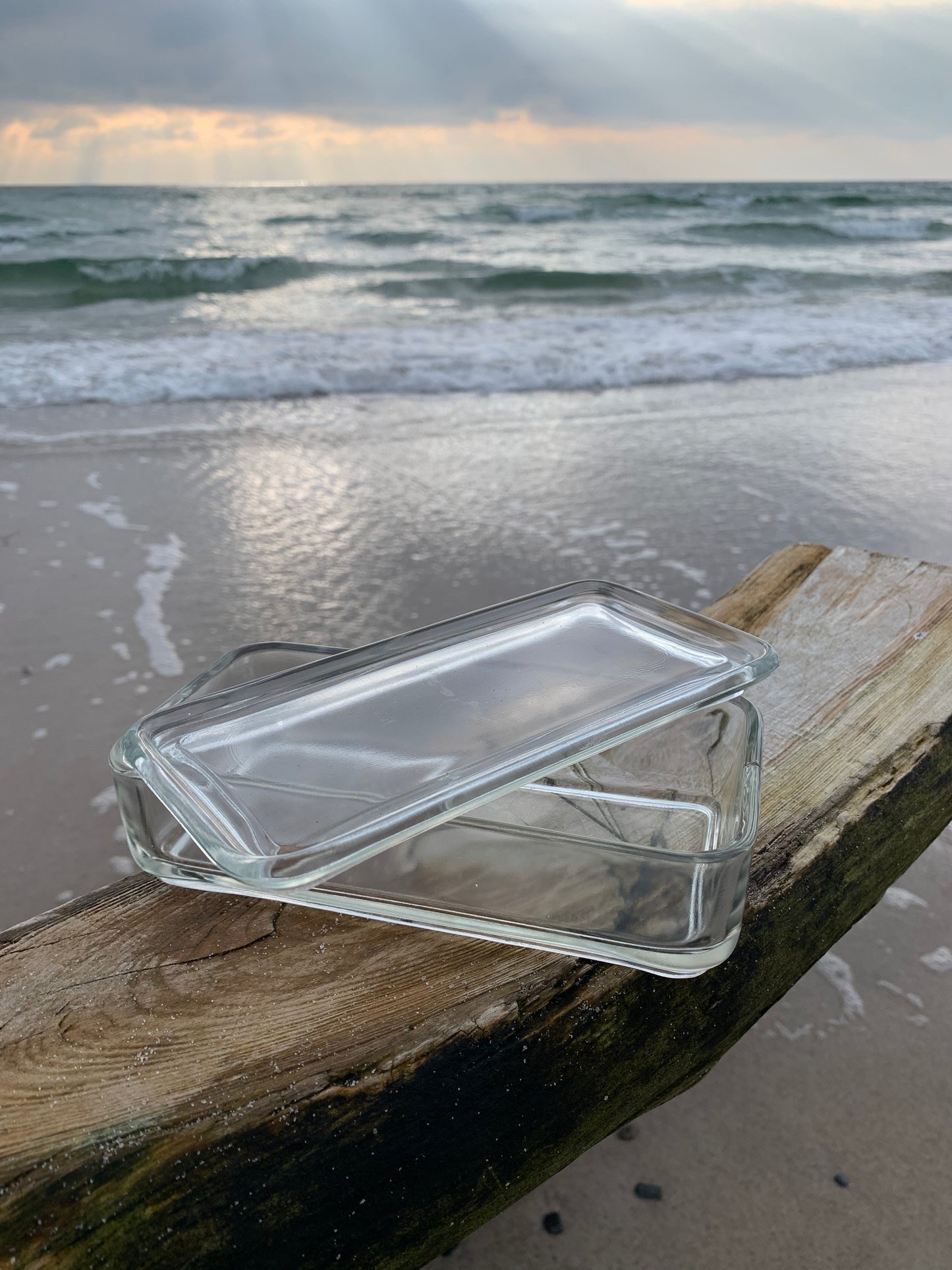 Glas med låg