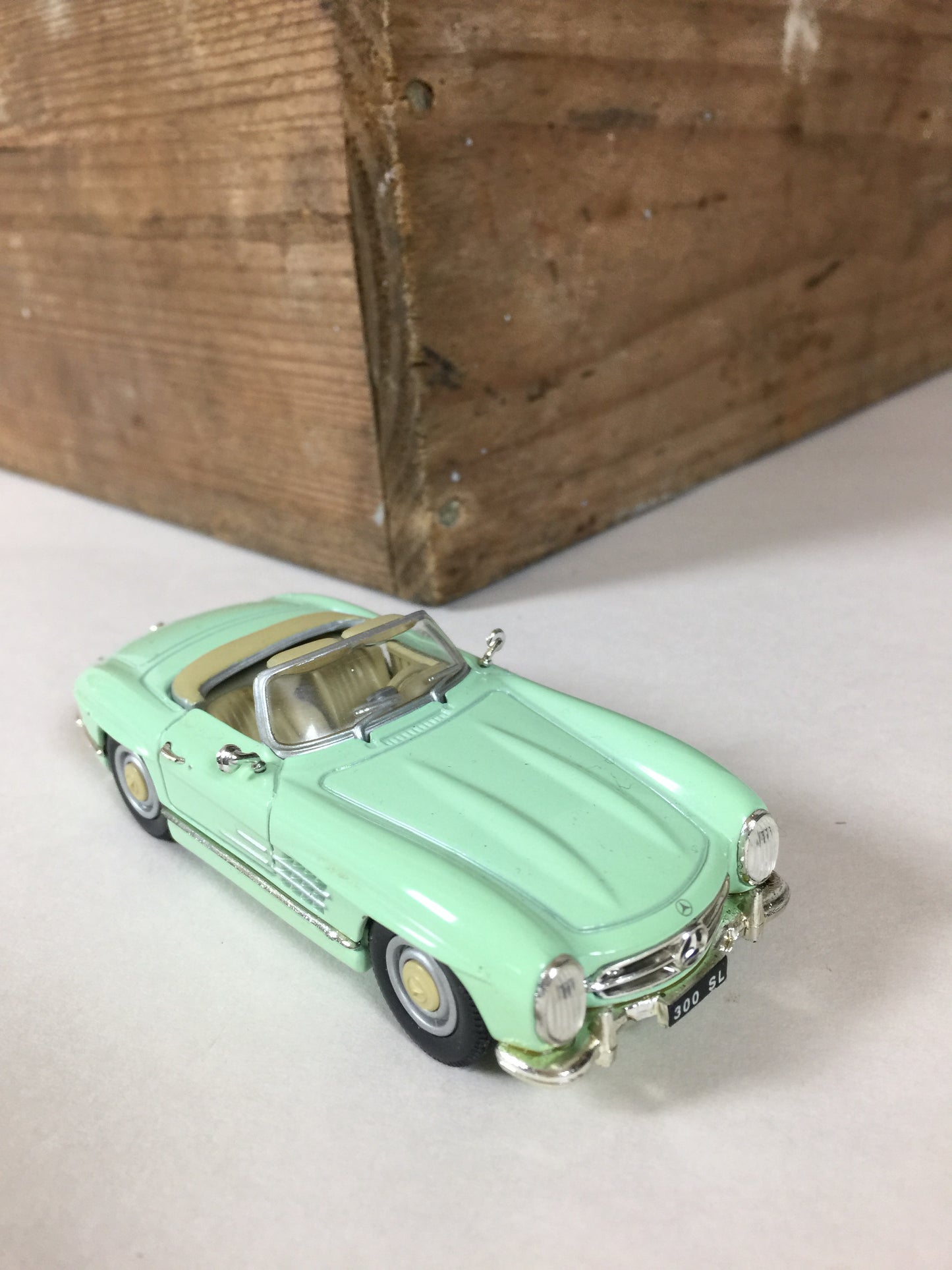 Fin Mercedes 300 Corgi modelbil