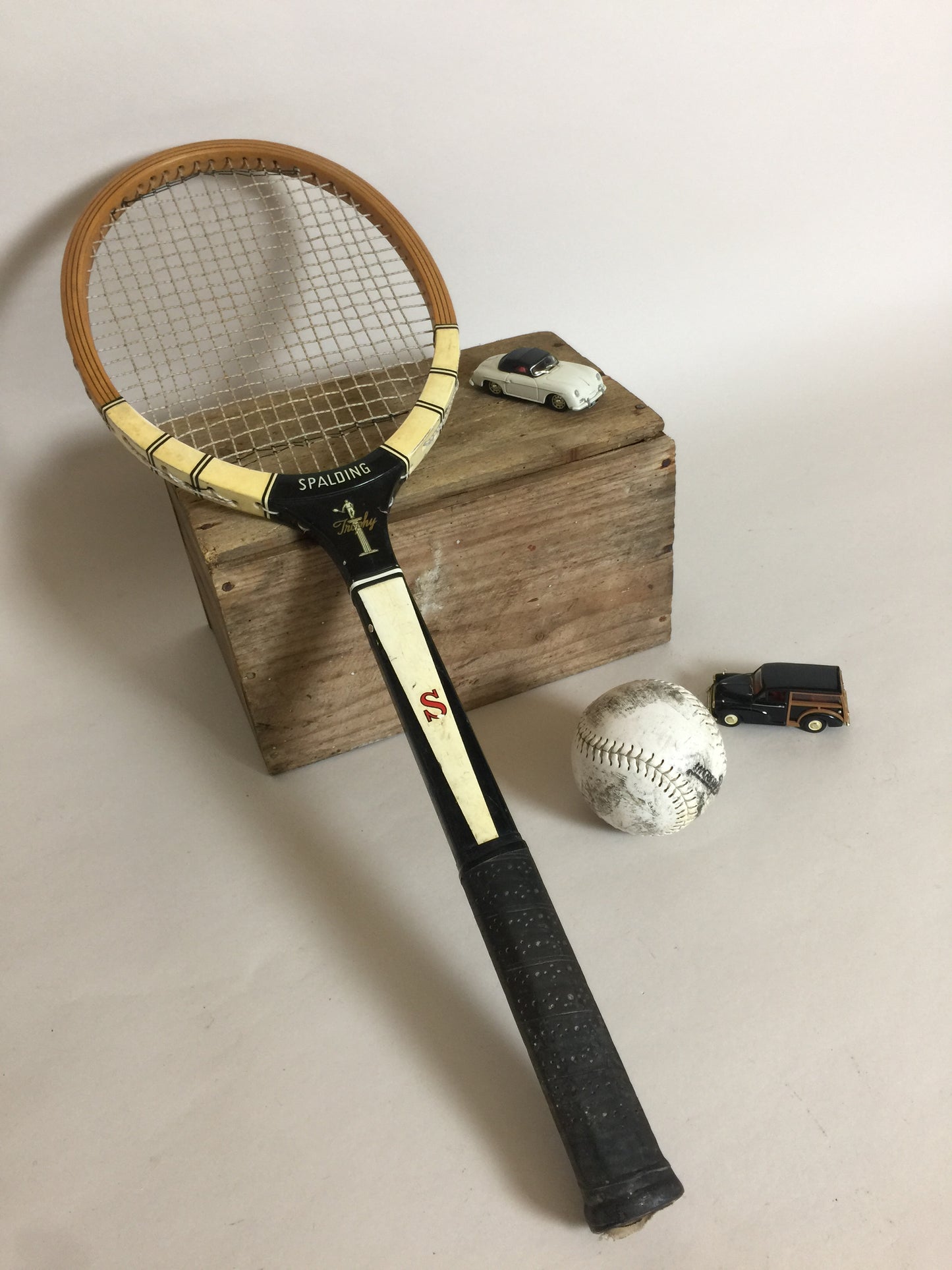 Skøn gammel tennisketcher