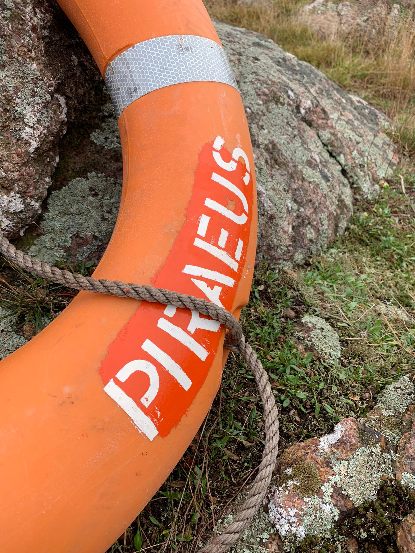 Redningskrans med skrift