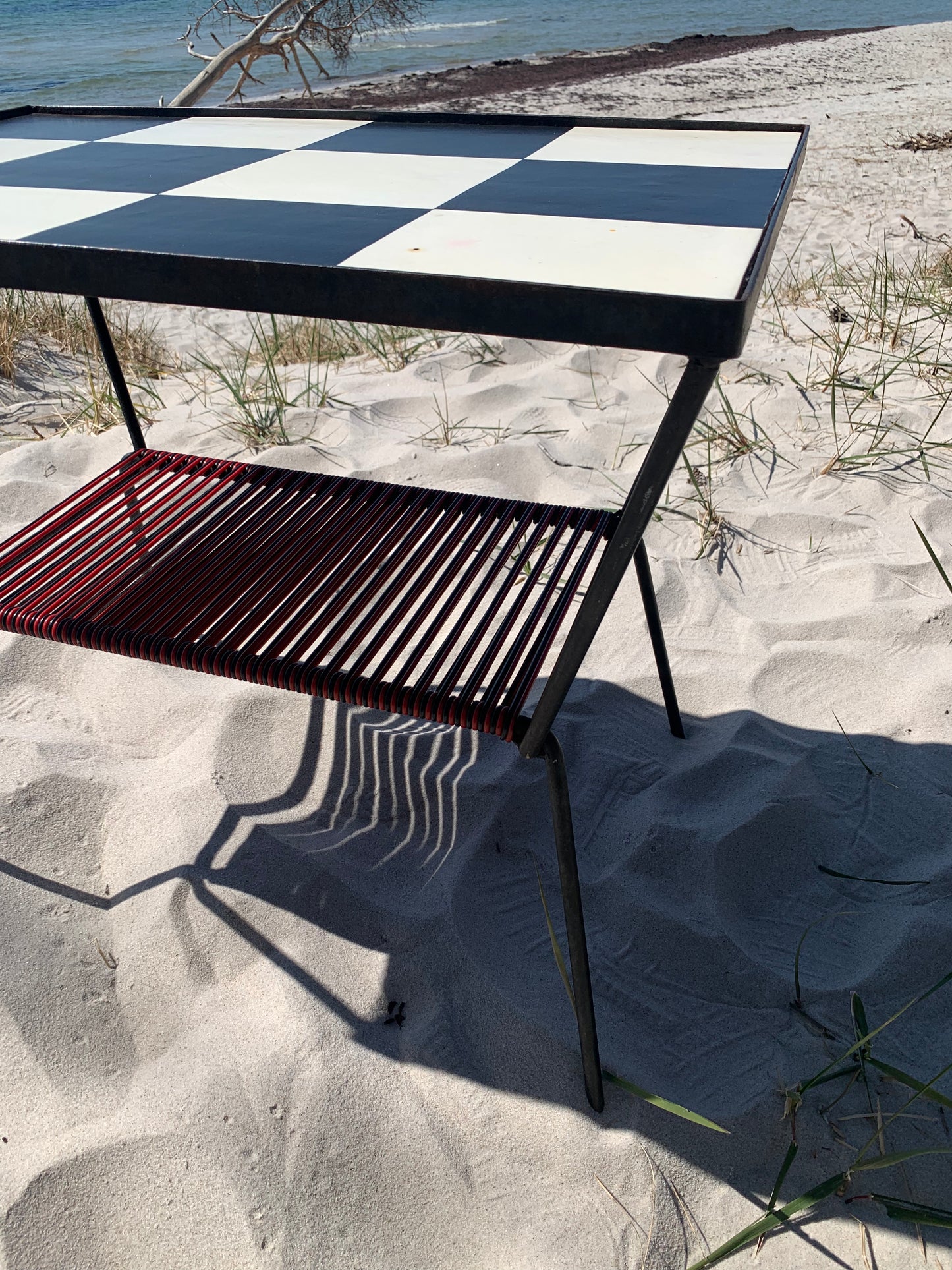 Bord med linoleums bordplade