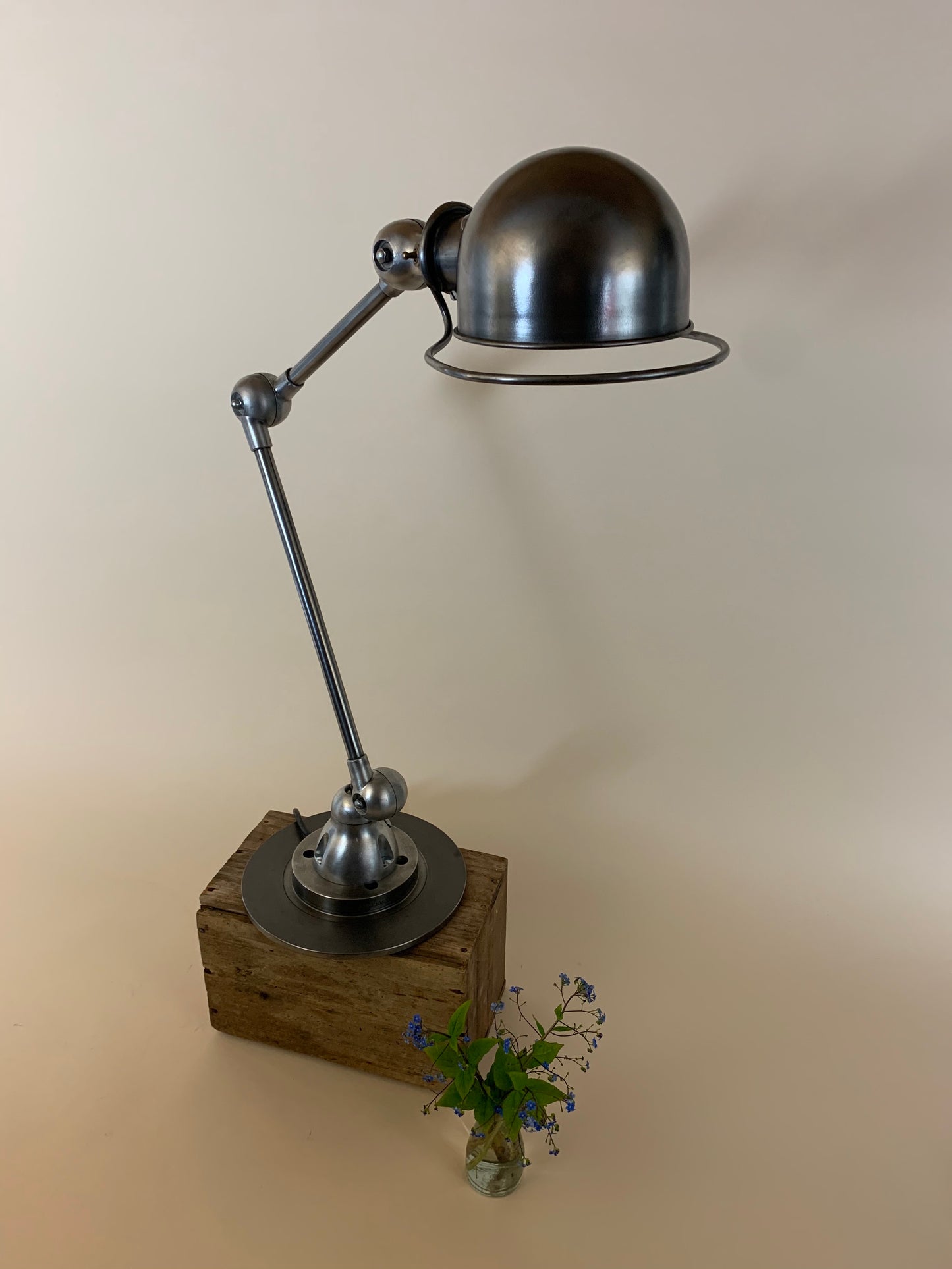 Jieldé bordlampe med to arme fod og tænd/sluk kontakt