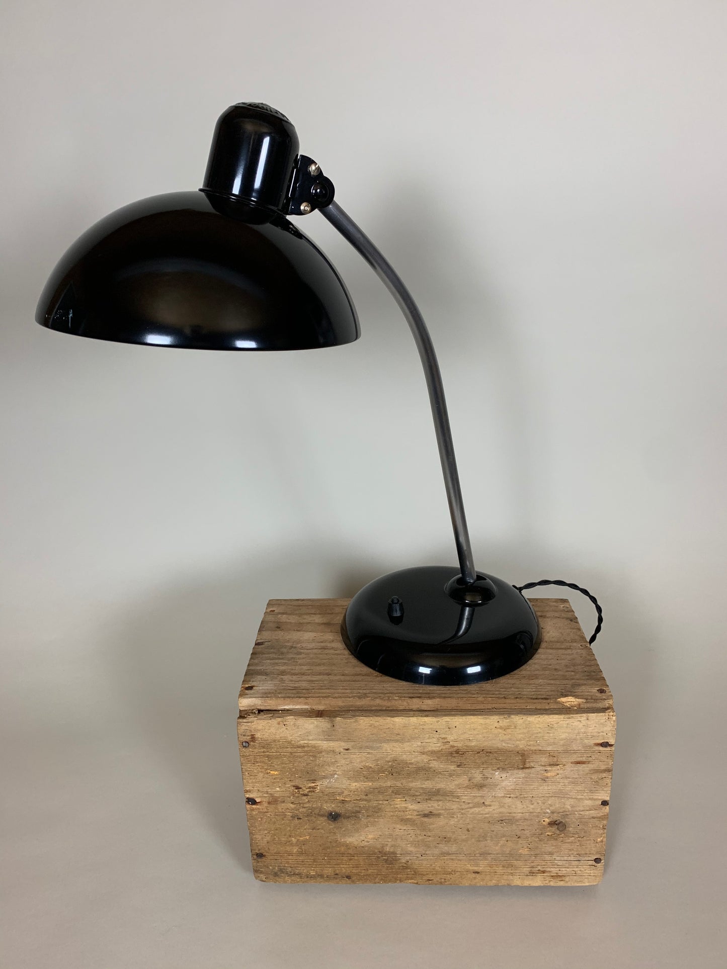 Kaiser Idell 6556 - Sort