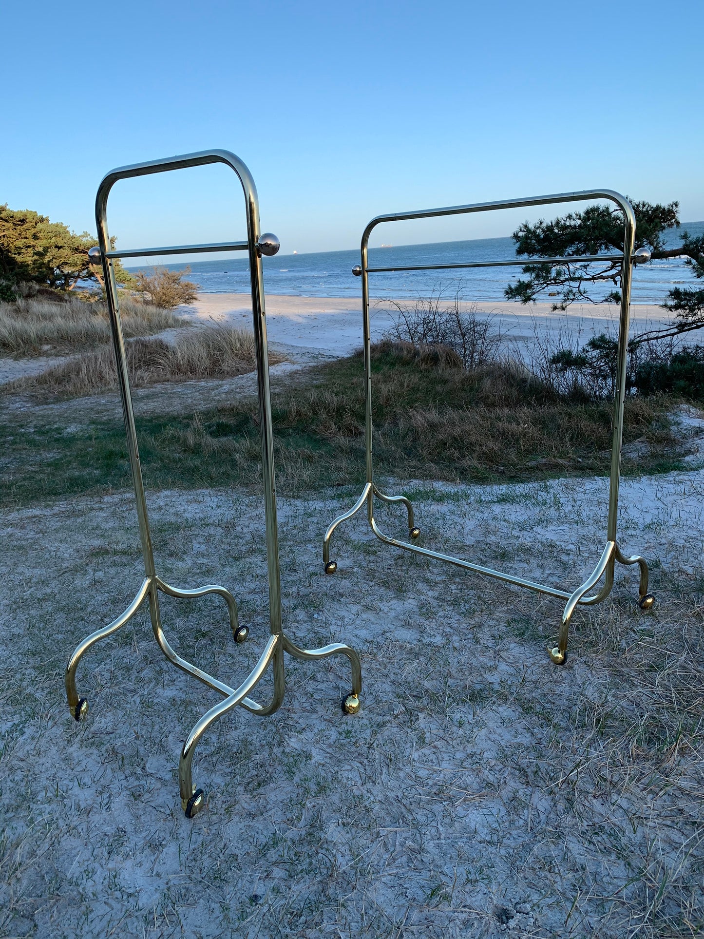 Stort messing garderobestativ med hjul (Prisen er for det store stativ på billederne)