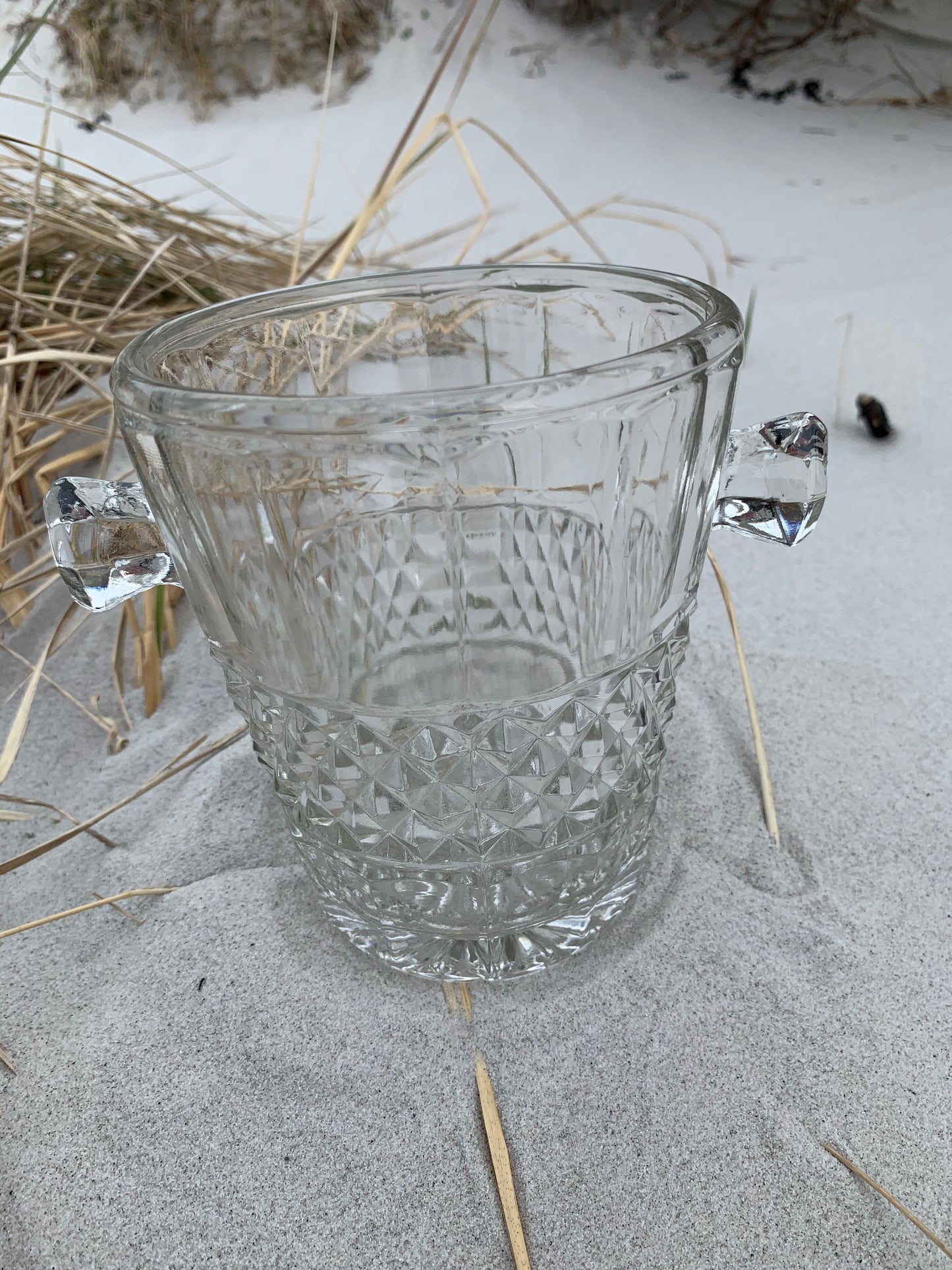 Isspand i glas med mønster