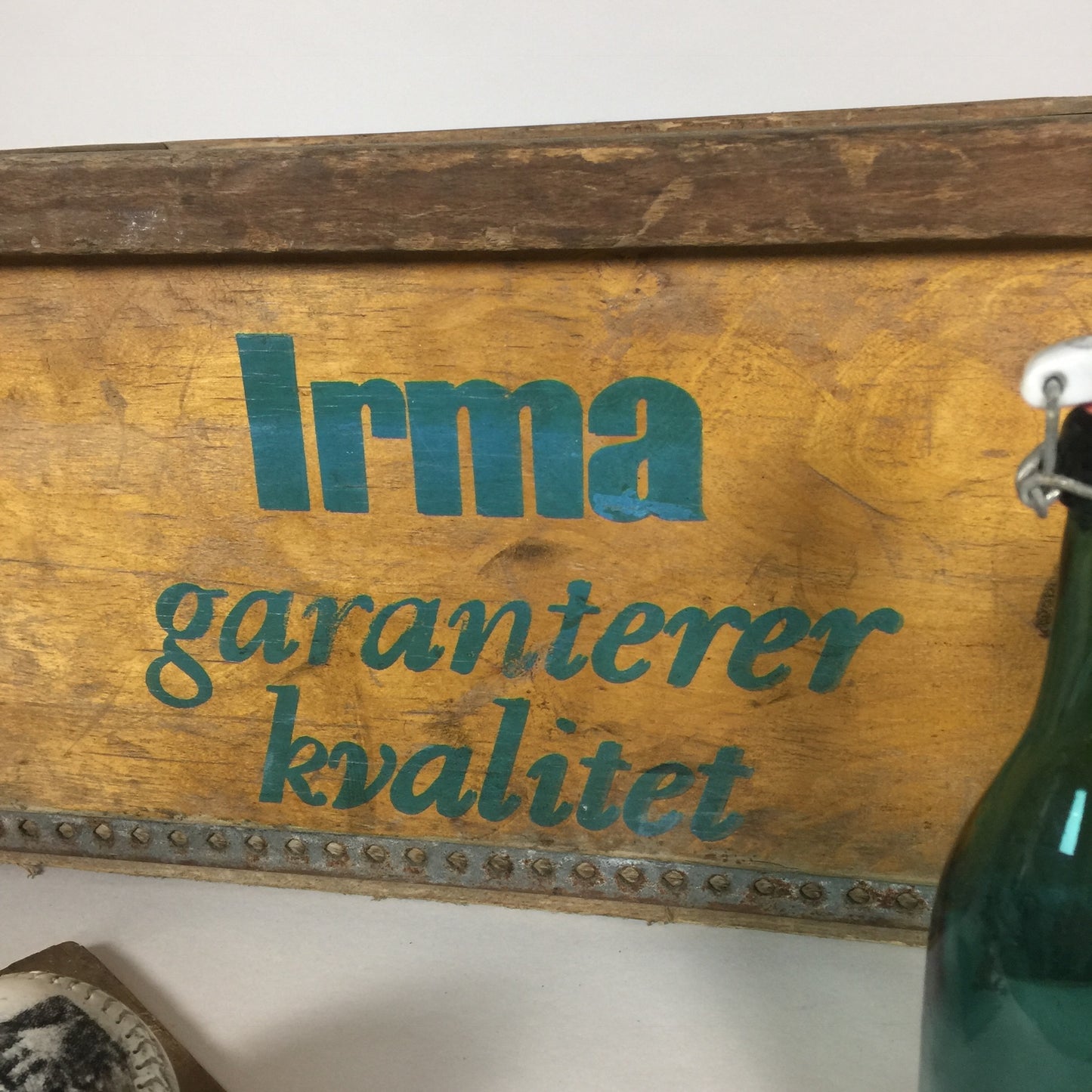 Sjov og stor trækasse fra Irma