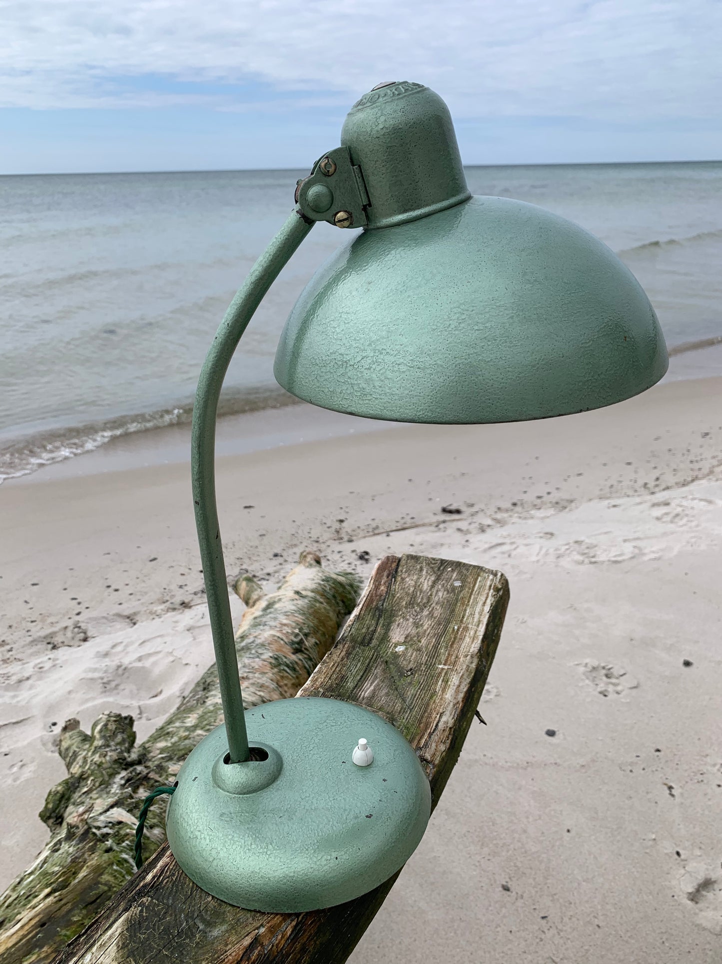 Kaiser Idell 6556 - Grøn hammerlak