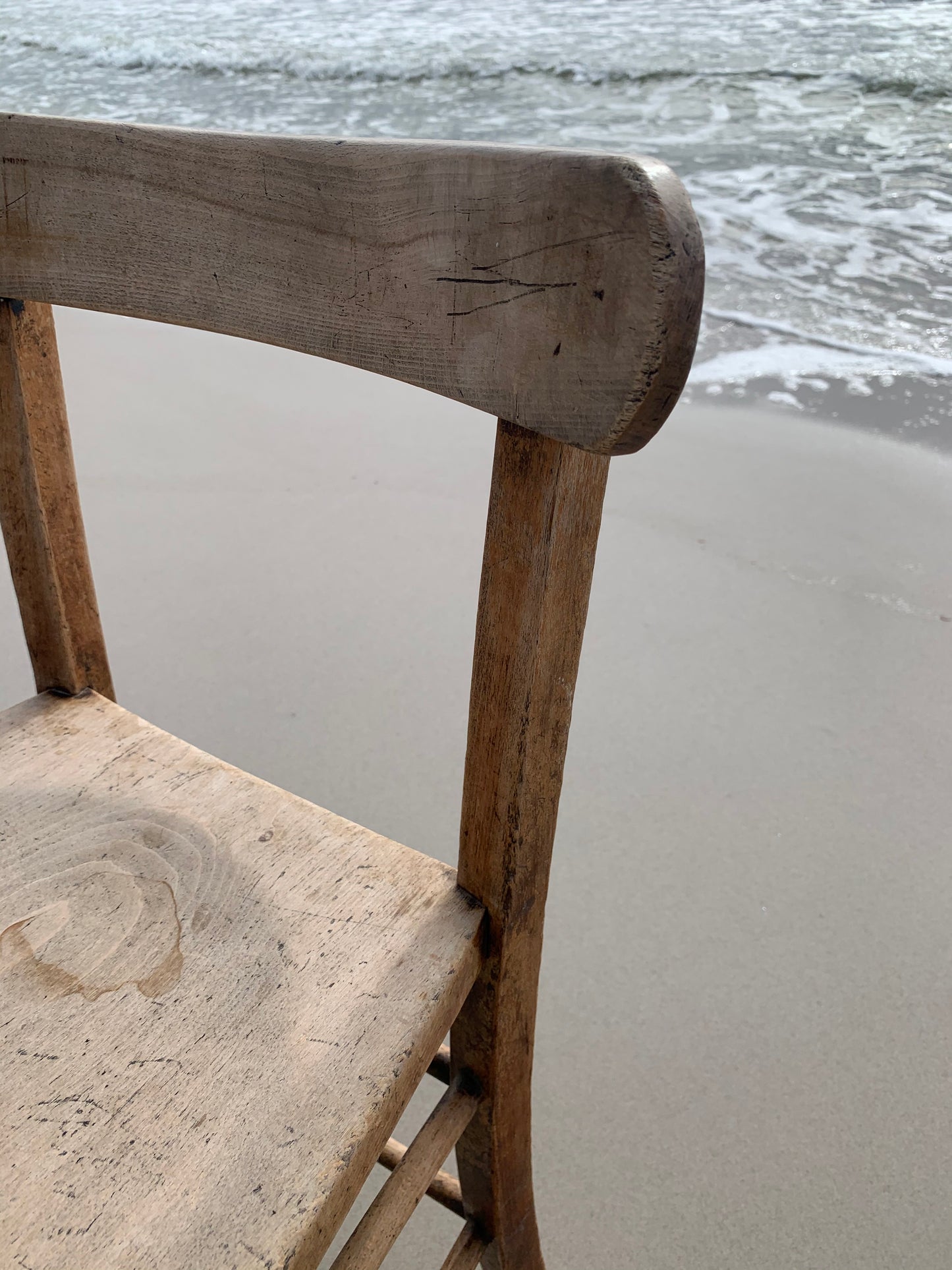 Børnestol med en sjældent set lækker patina
