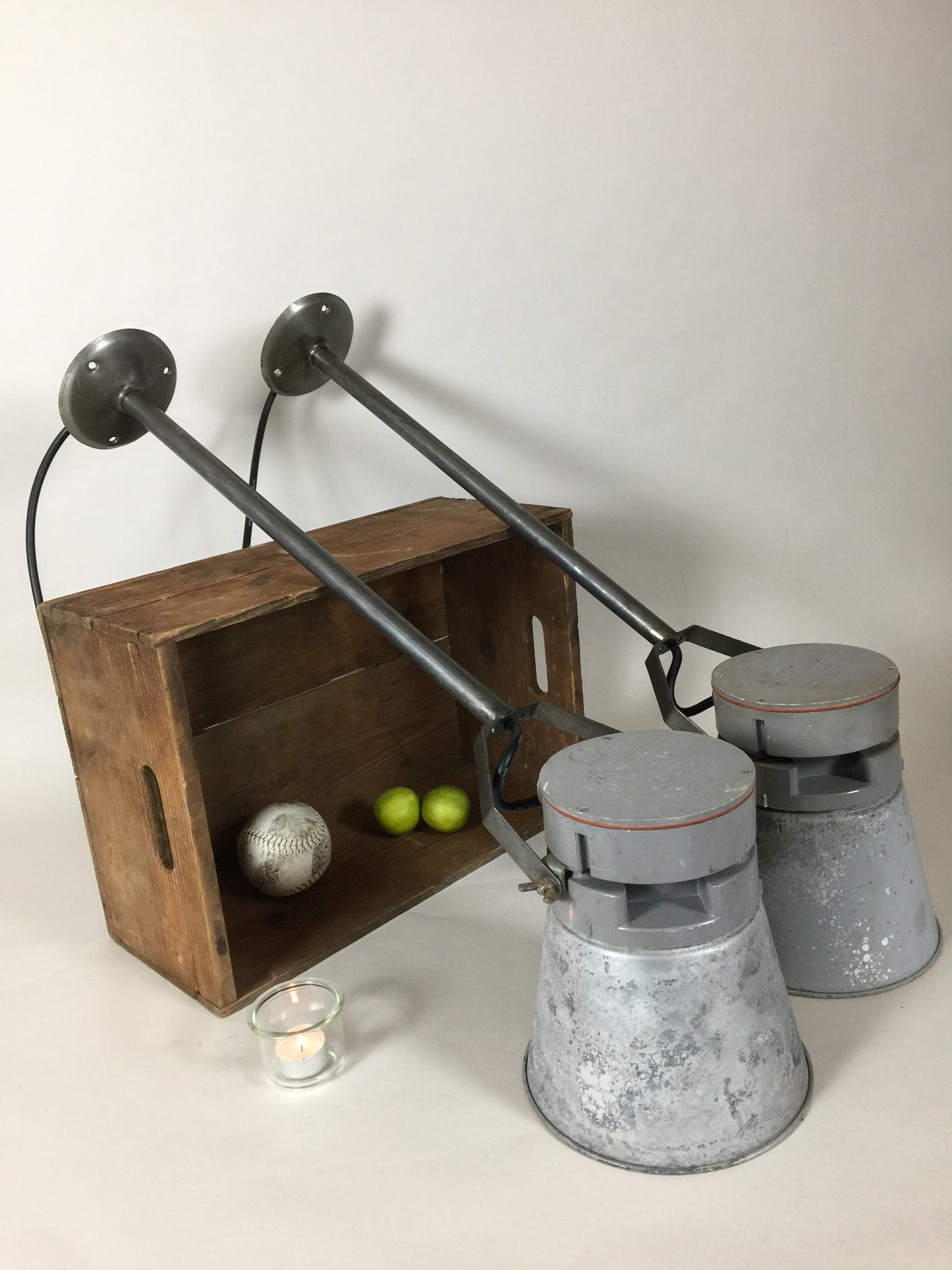 Lækker rå loft eller væglampe (prisen er pr. stk.)