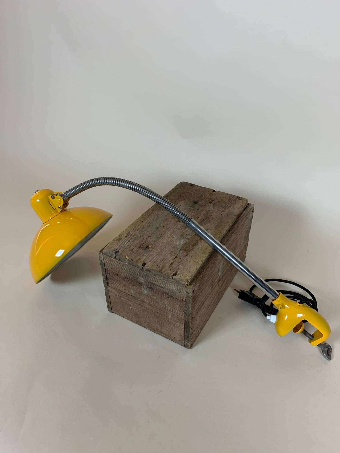 Kaiser Idell arkitektlampe med flexarm - Gul