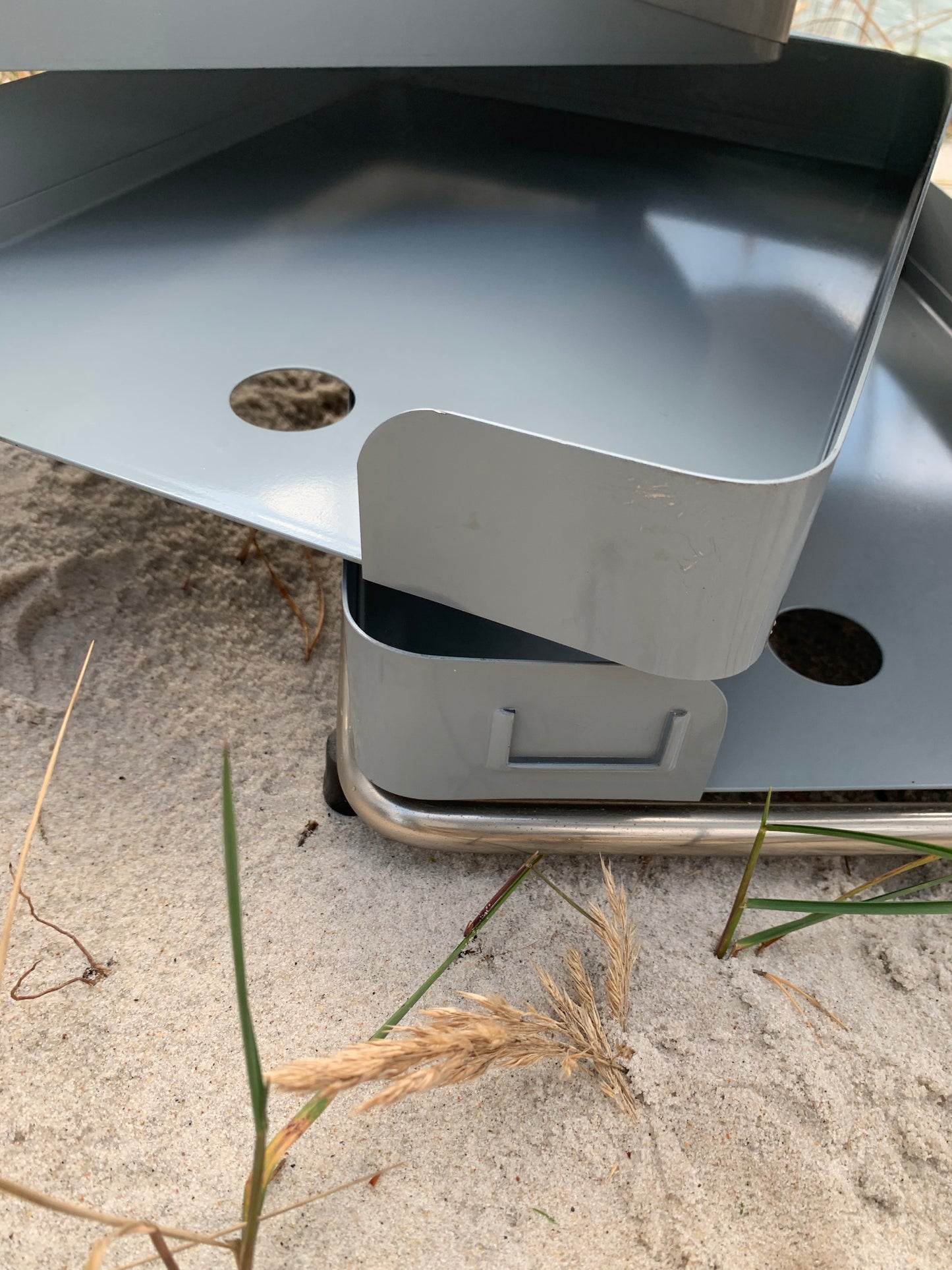 Opbevaringsmøbel med bakker